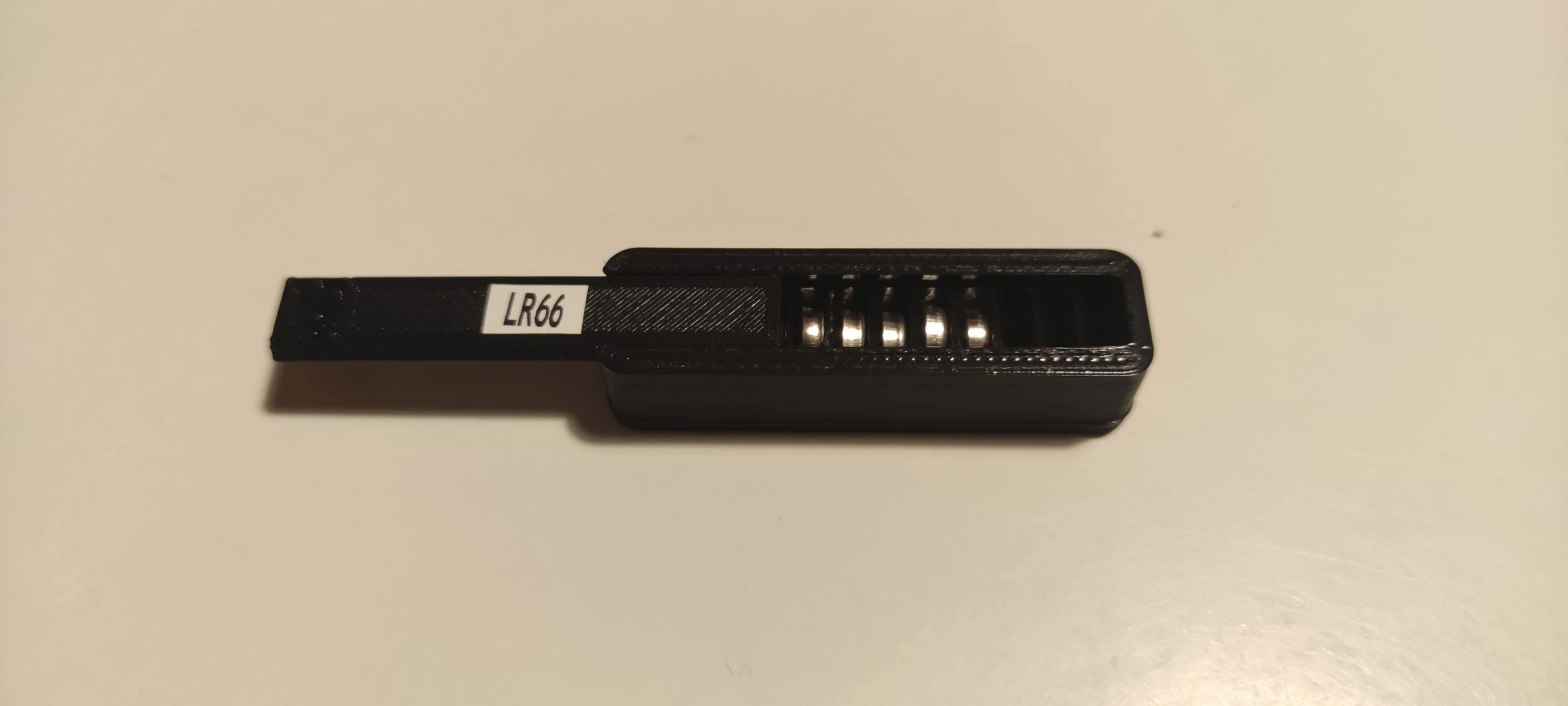 Miniatura 5 do modelo 3D Parametric battery (button cell) storage box