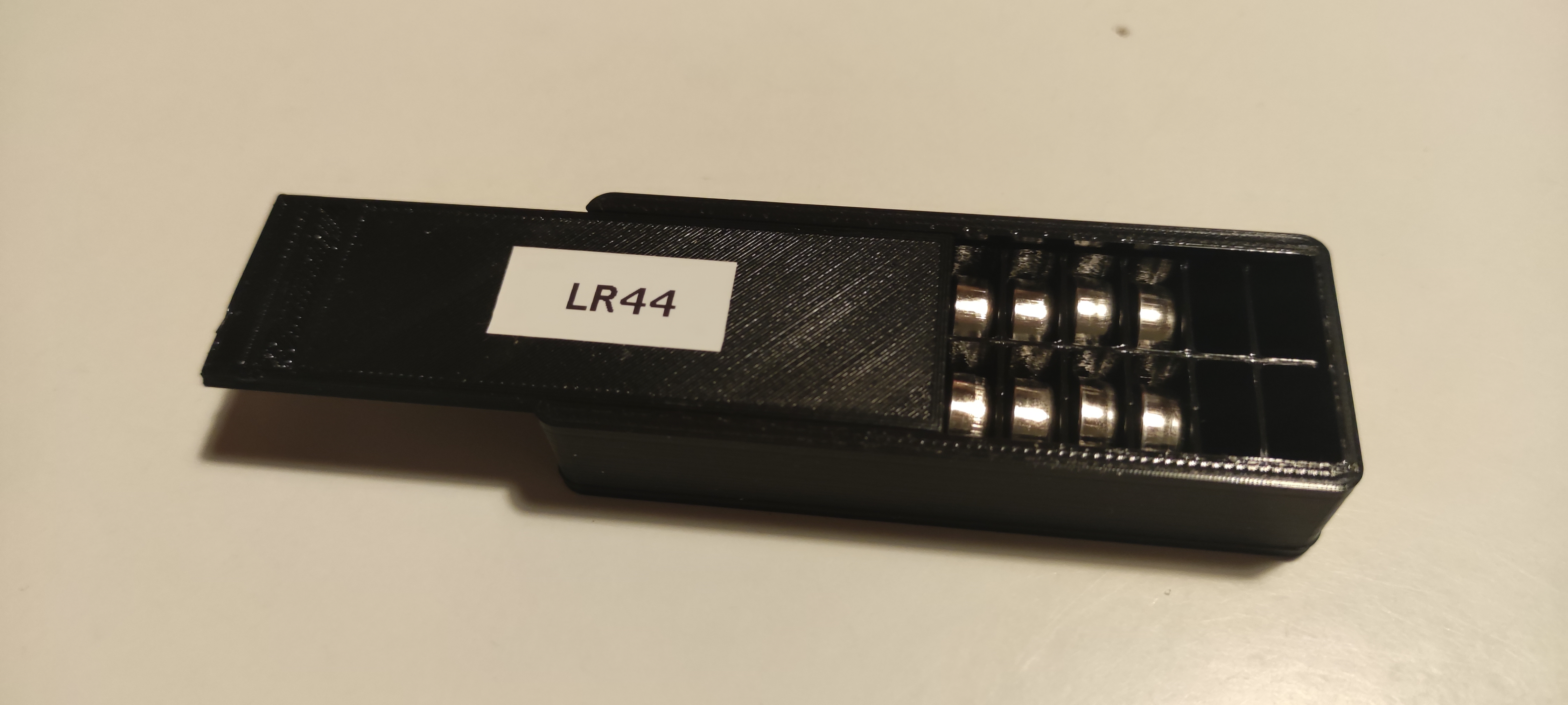 Miniatura 6 do modelo 3D Parametric battery (button cell) storage box