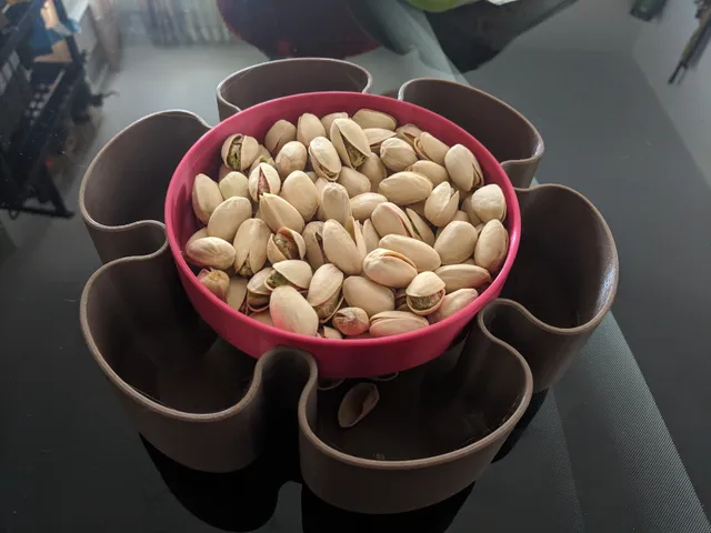 Snacks serving bowl with waste compartment