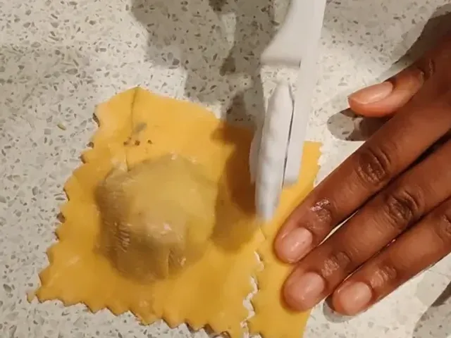 Ravioli cutter - print in place