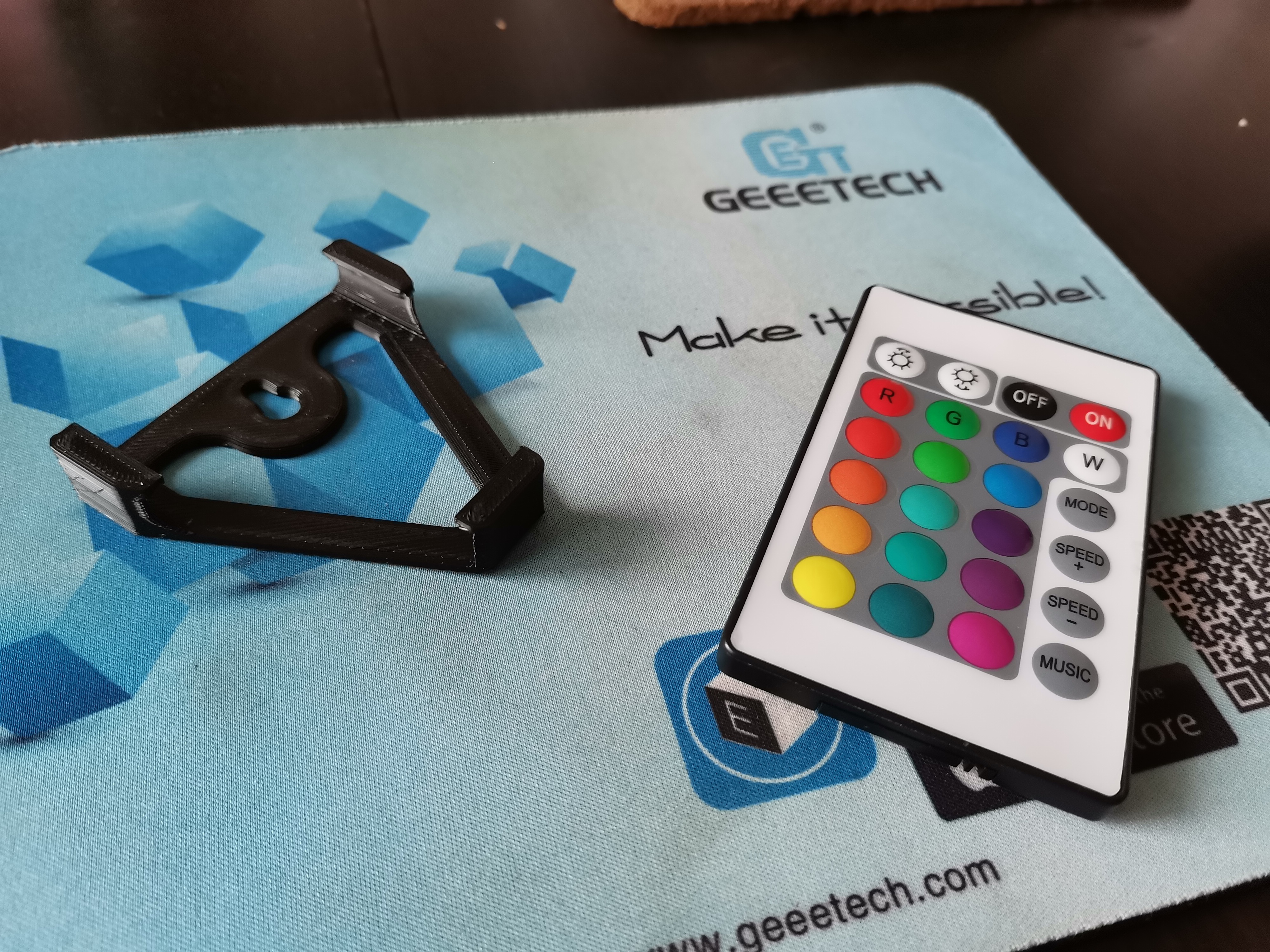 Miniatura 6 do modelo 3D Support télécommande LEDs