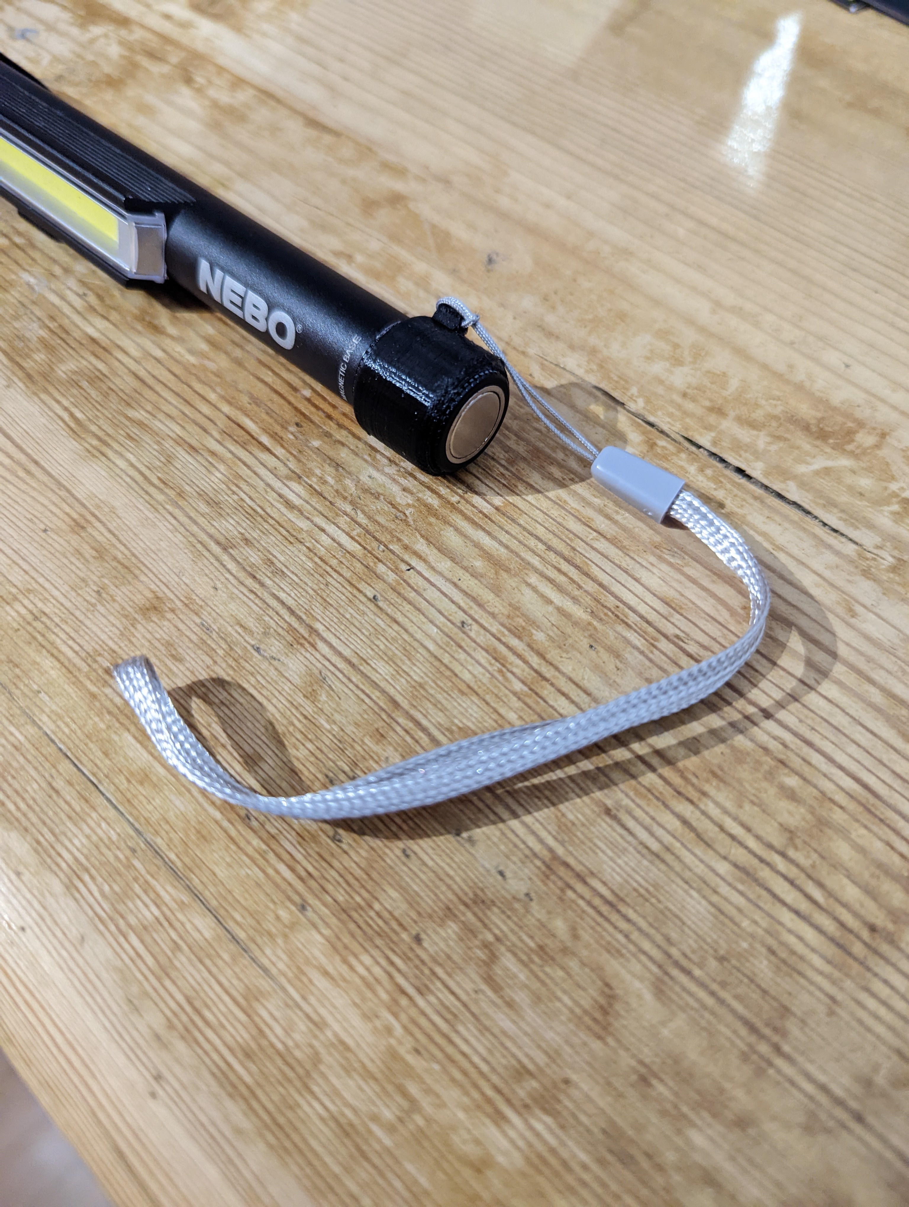 Nebo Lil Larry wrist strap clip