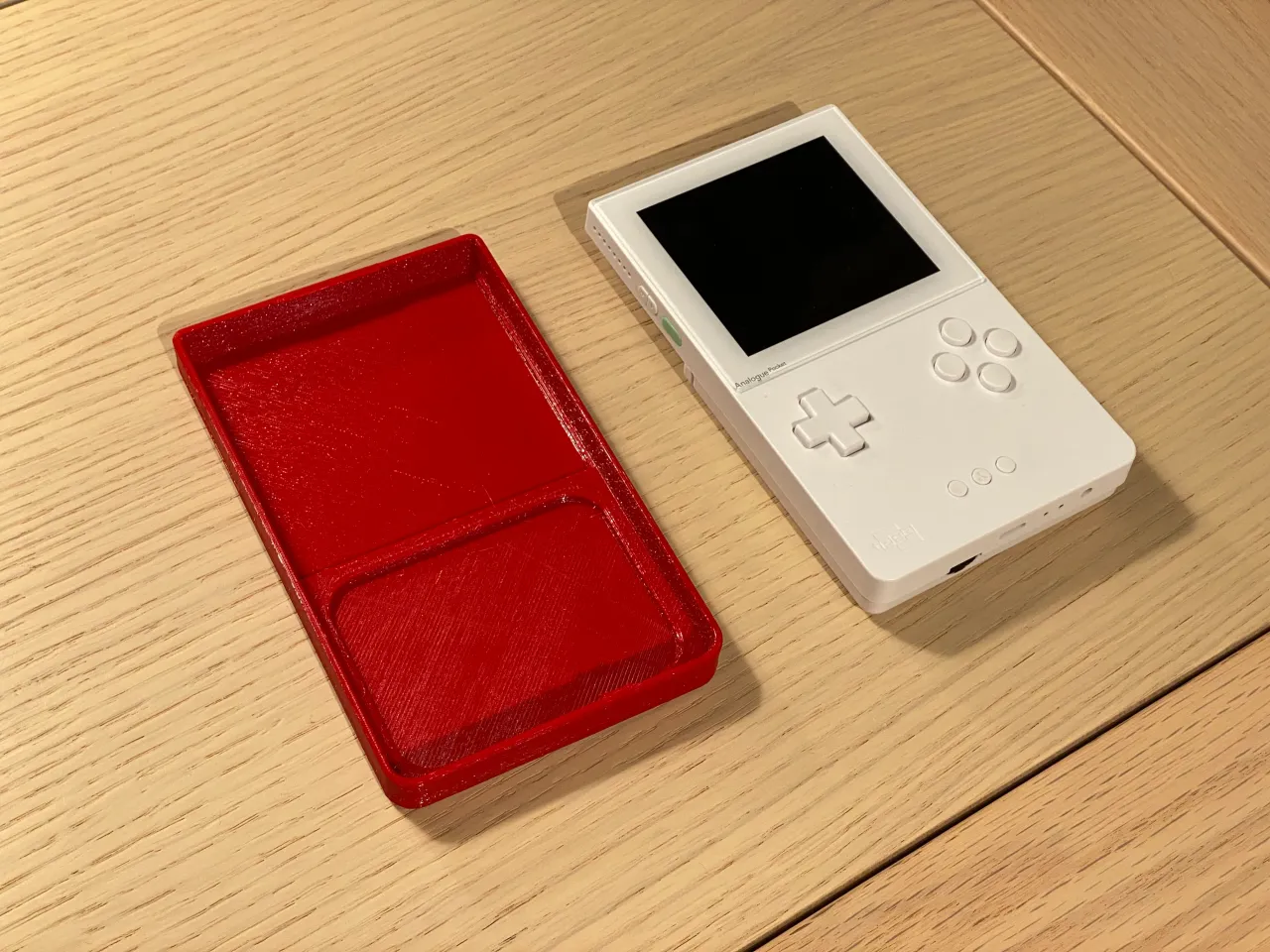 Analogue Pocket Red ケース付 Amazon.co.jp: アナログポケット - 透明レッド。 : ゲーム