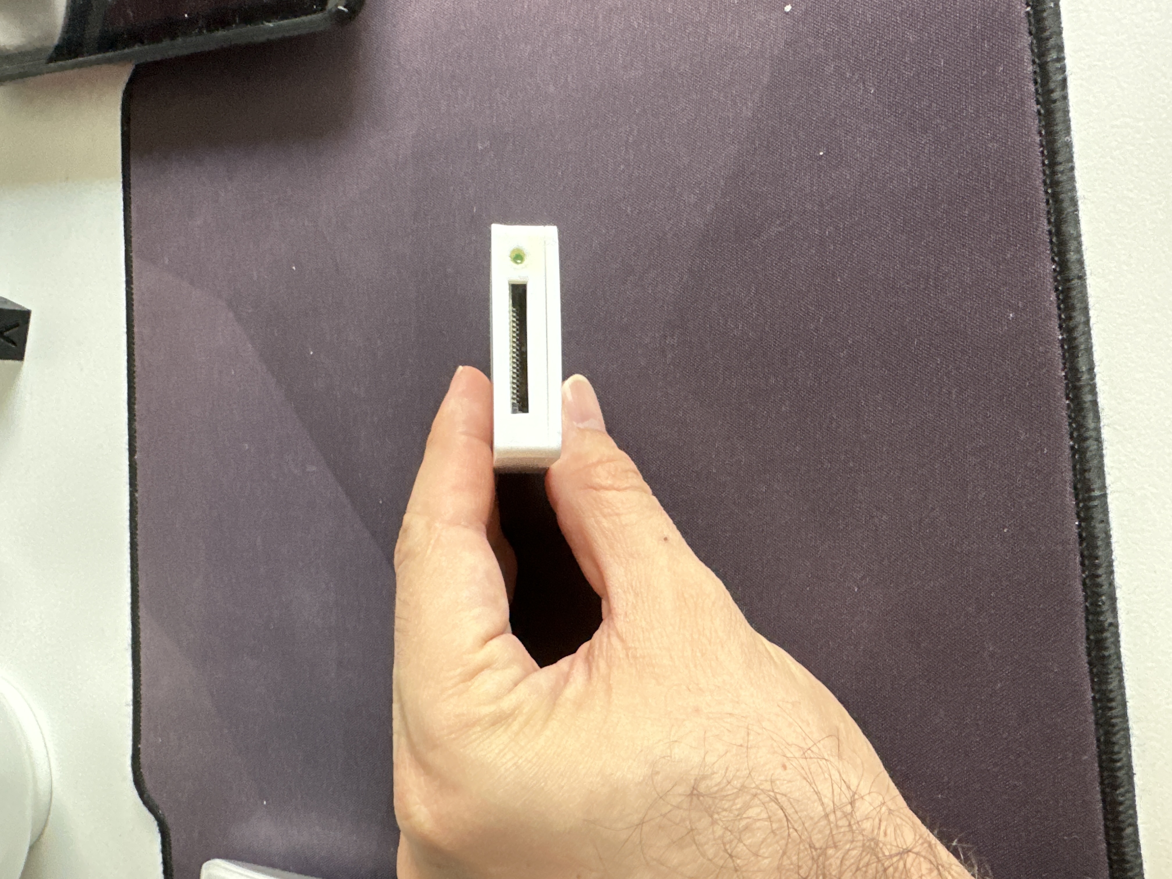 Miniatura 2 do modelo 3D SD card reader case