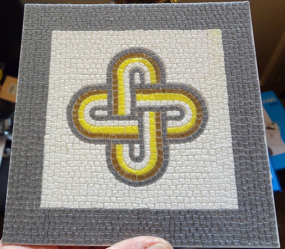 Roman Mosaic - 4 colours King Solomon knot