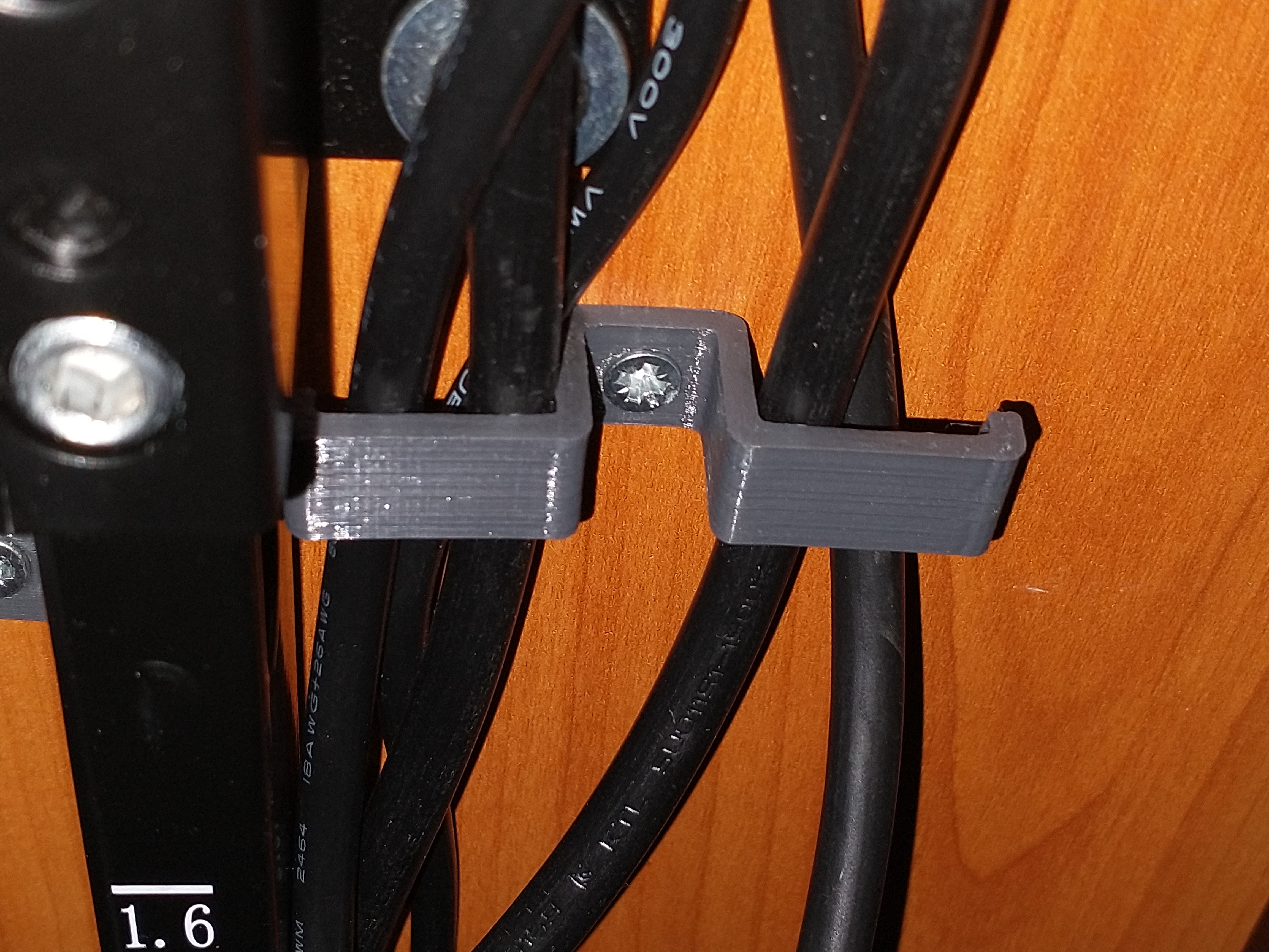 Customisable Cable Guide