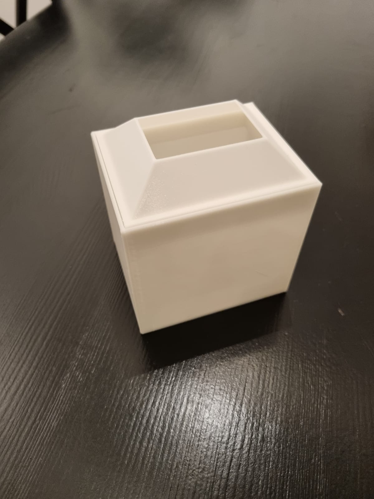 table trash can