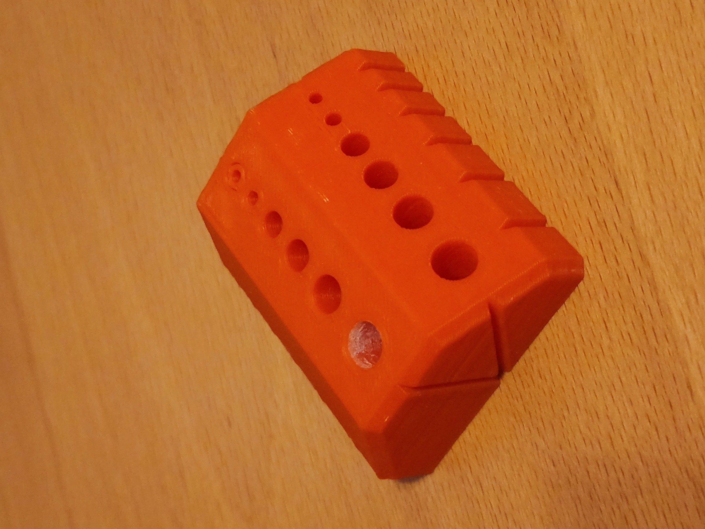 A guide to help you drill 90 or 45 degree holes. by Joe Download free