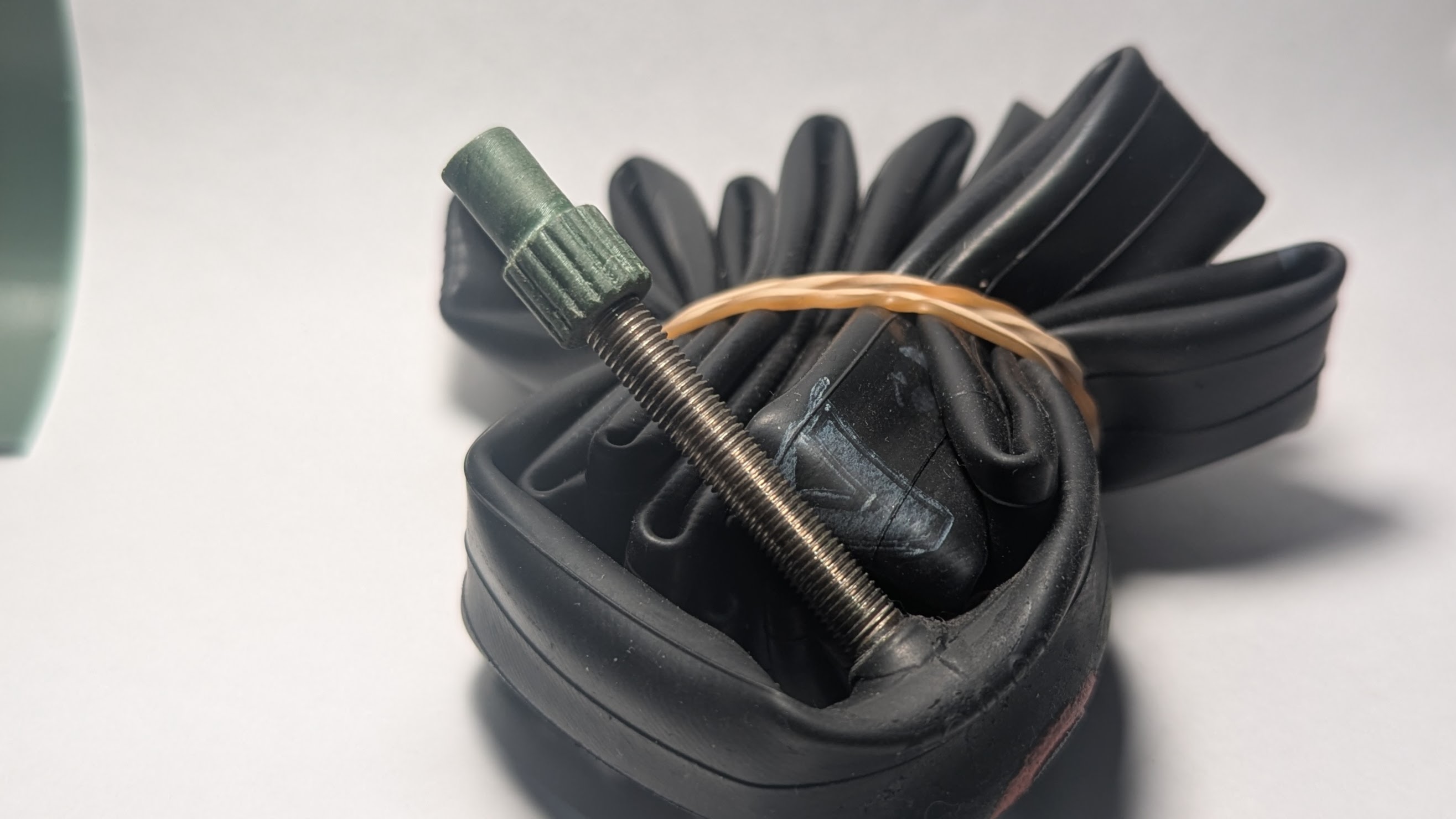 Presta to Schrader Valve Adapter