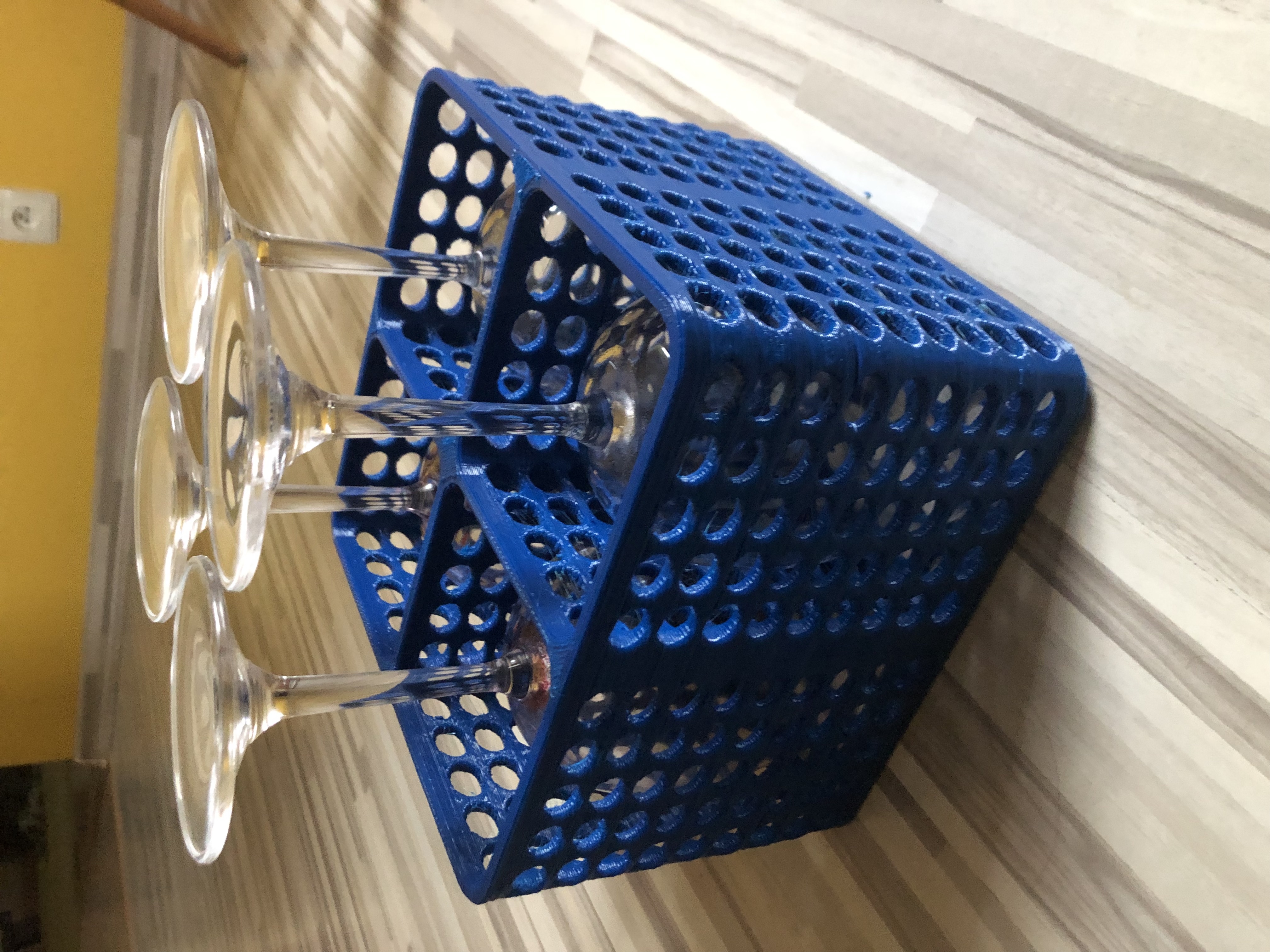 Dishwasher basket for wine glasses