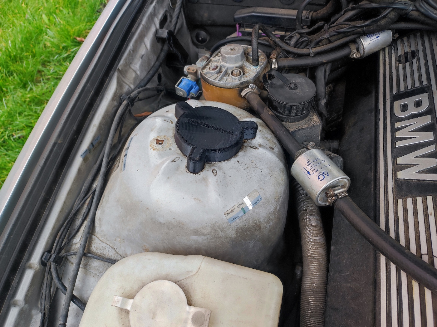 BMW e36 strut mount cap (kryt vrchného uloženia)