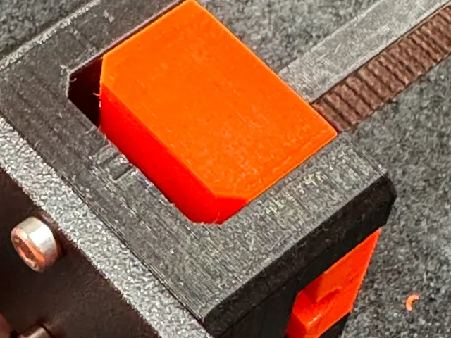 Y belt tensioner with standard M3 screw axle