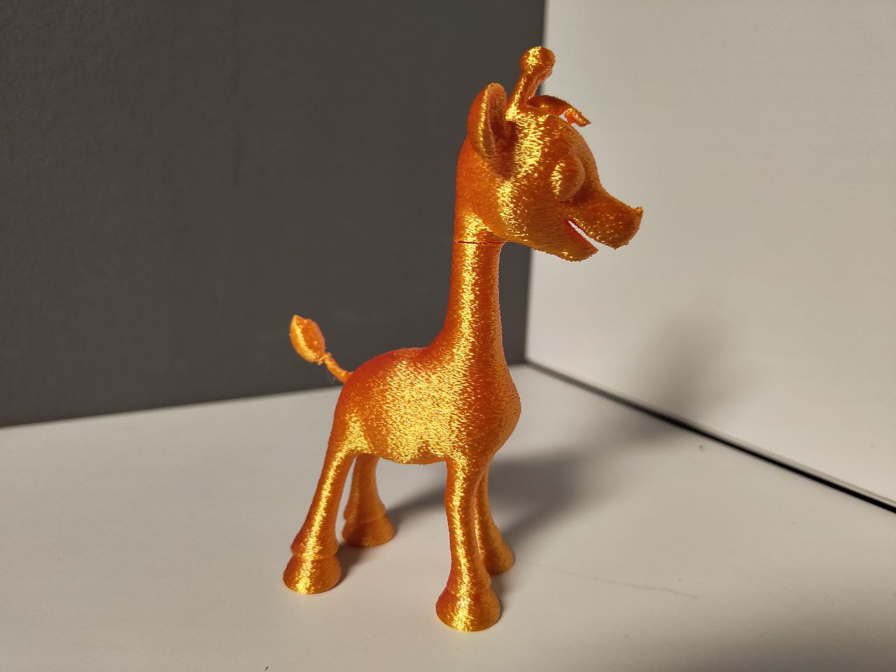 Cute Giraffe — thumbnail 2
