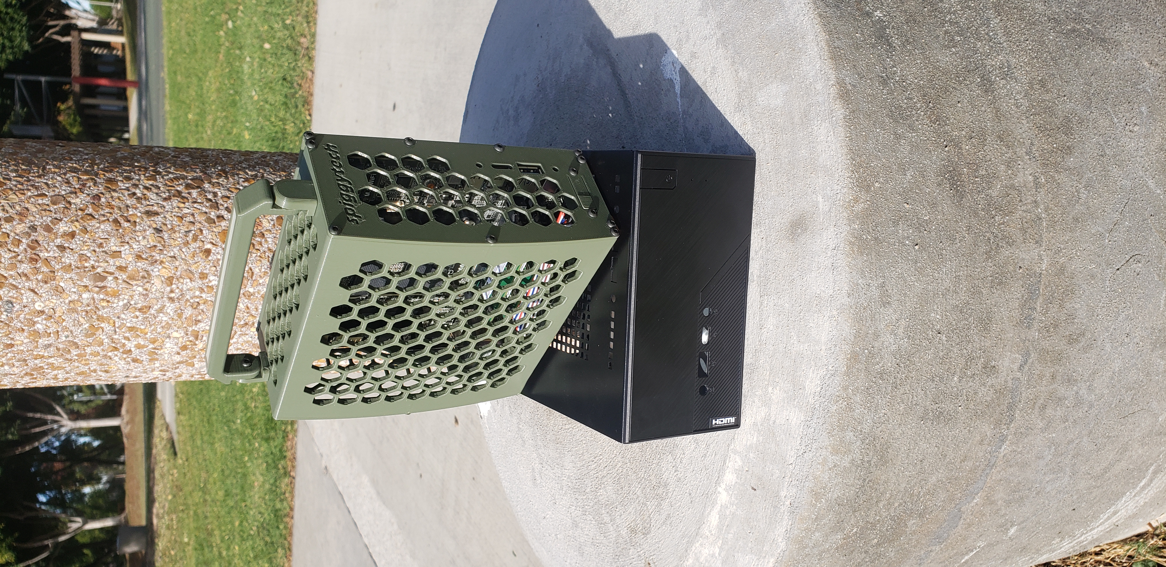 spiggytech portable chassis for ASRock X300M-STX