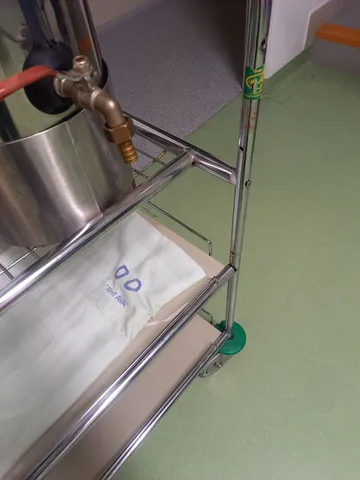 delimiting part for a mobile cart