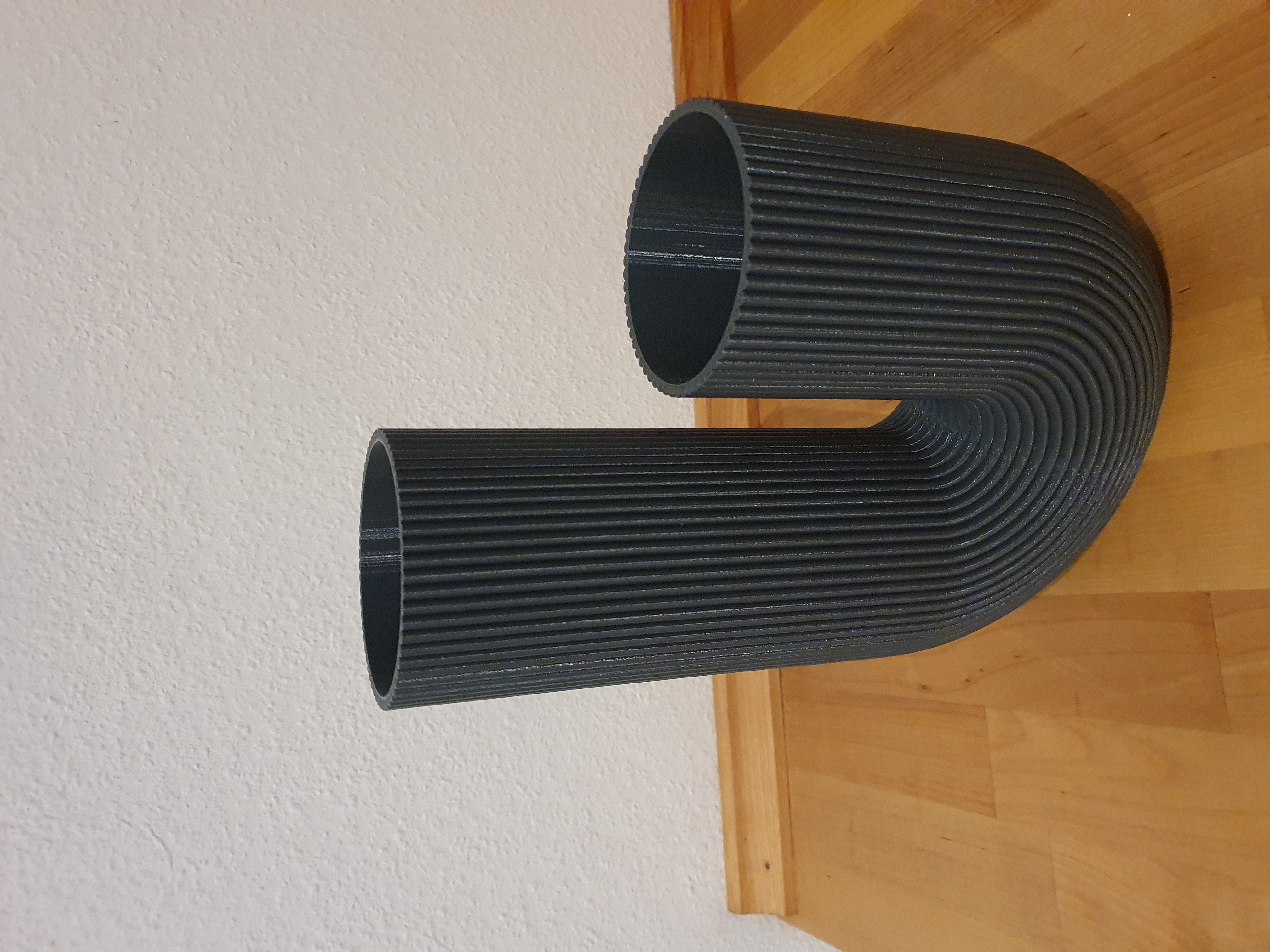 Miniatura 4 do modelo 3D Modern Vase