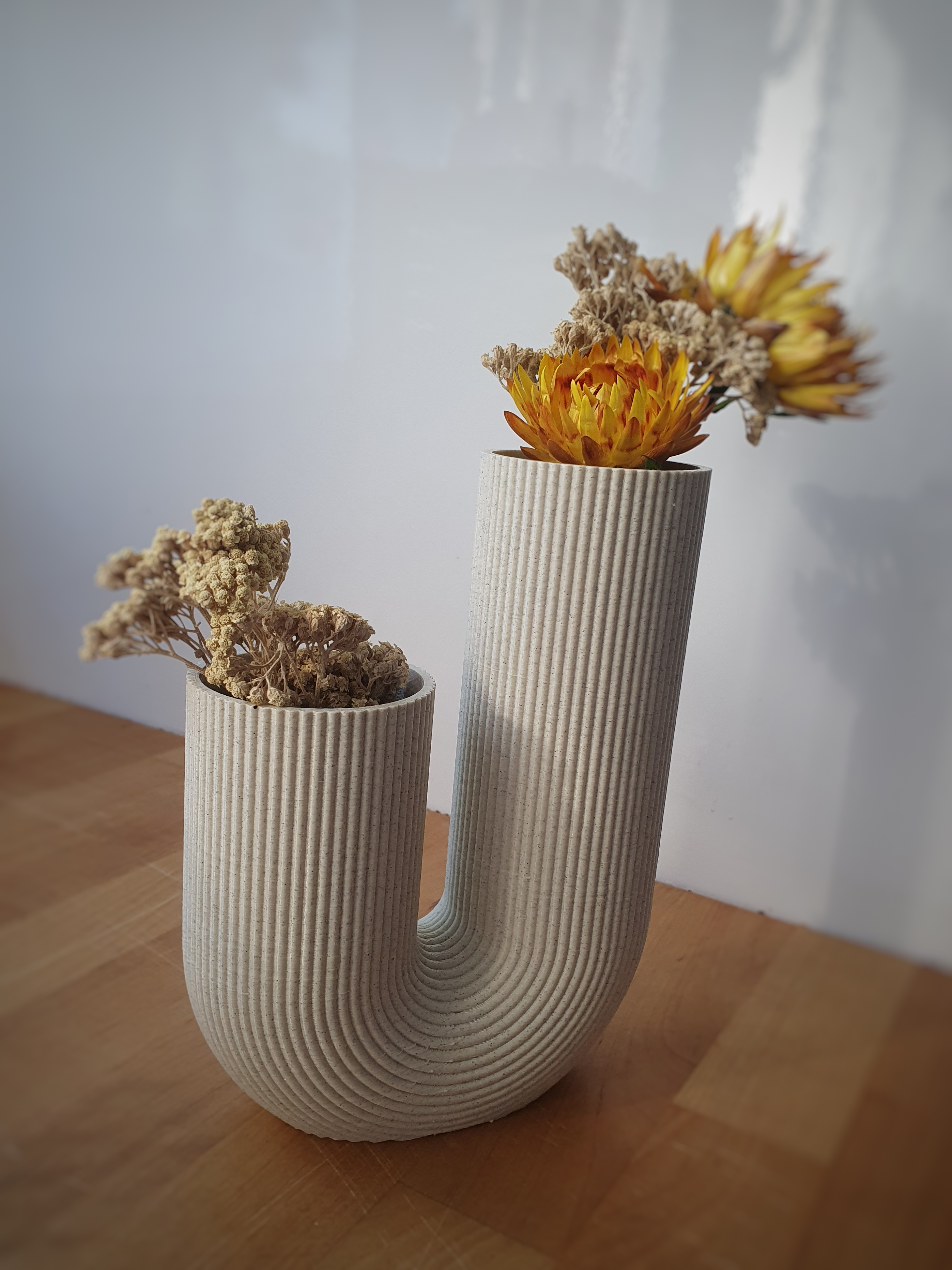 Modern Vase 3D model thumbnail