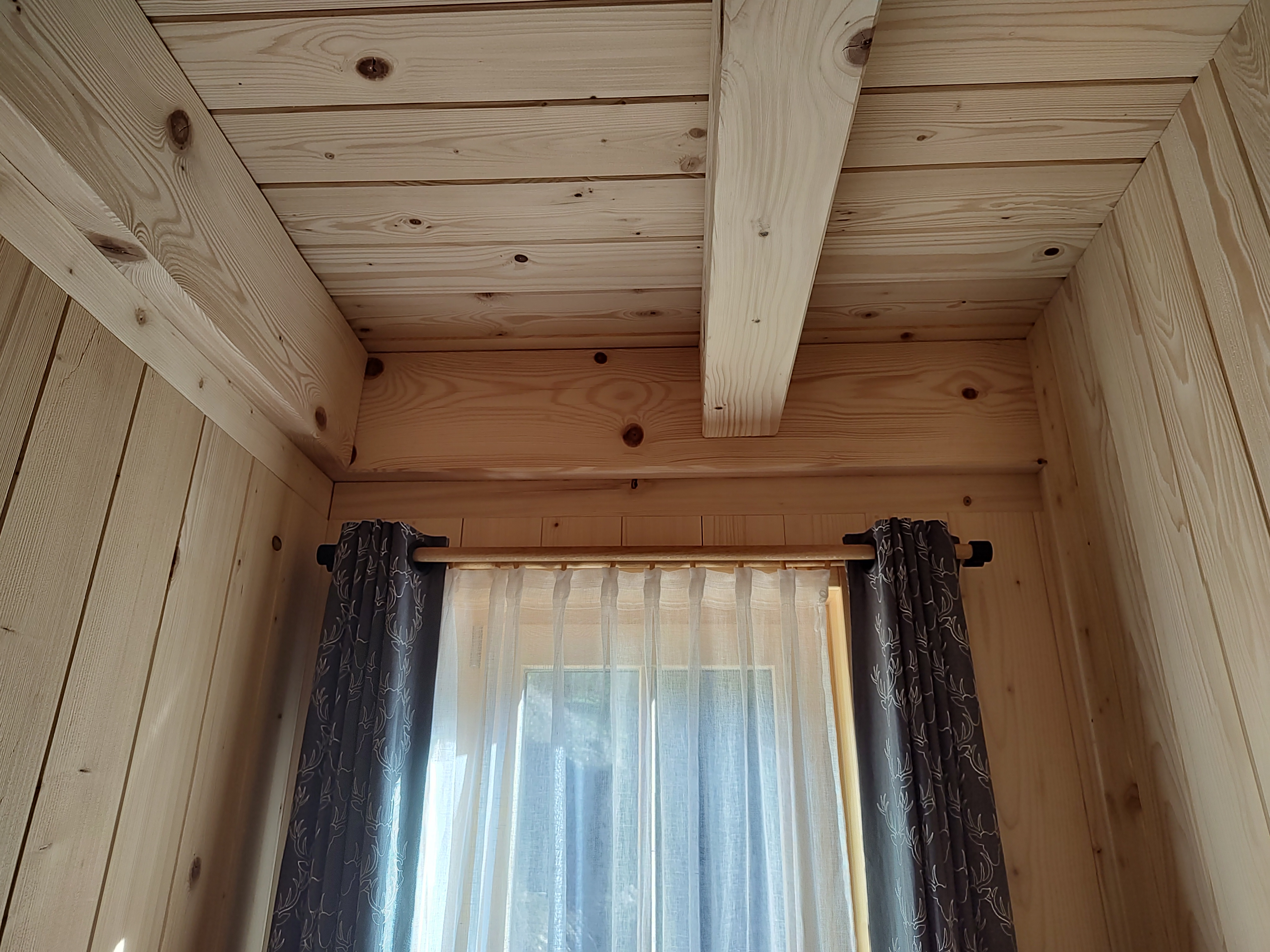 Simple curtain rod holder for 25mm and 20mm rods
