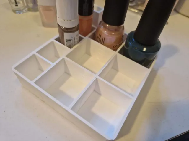 Nail polish tray