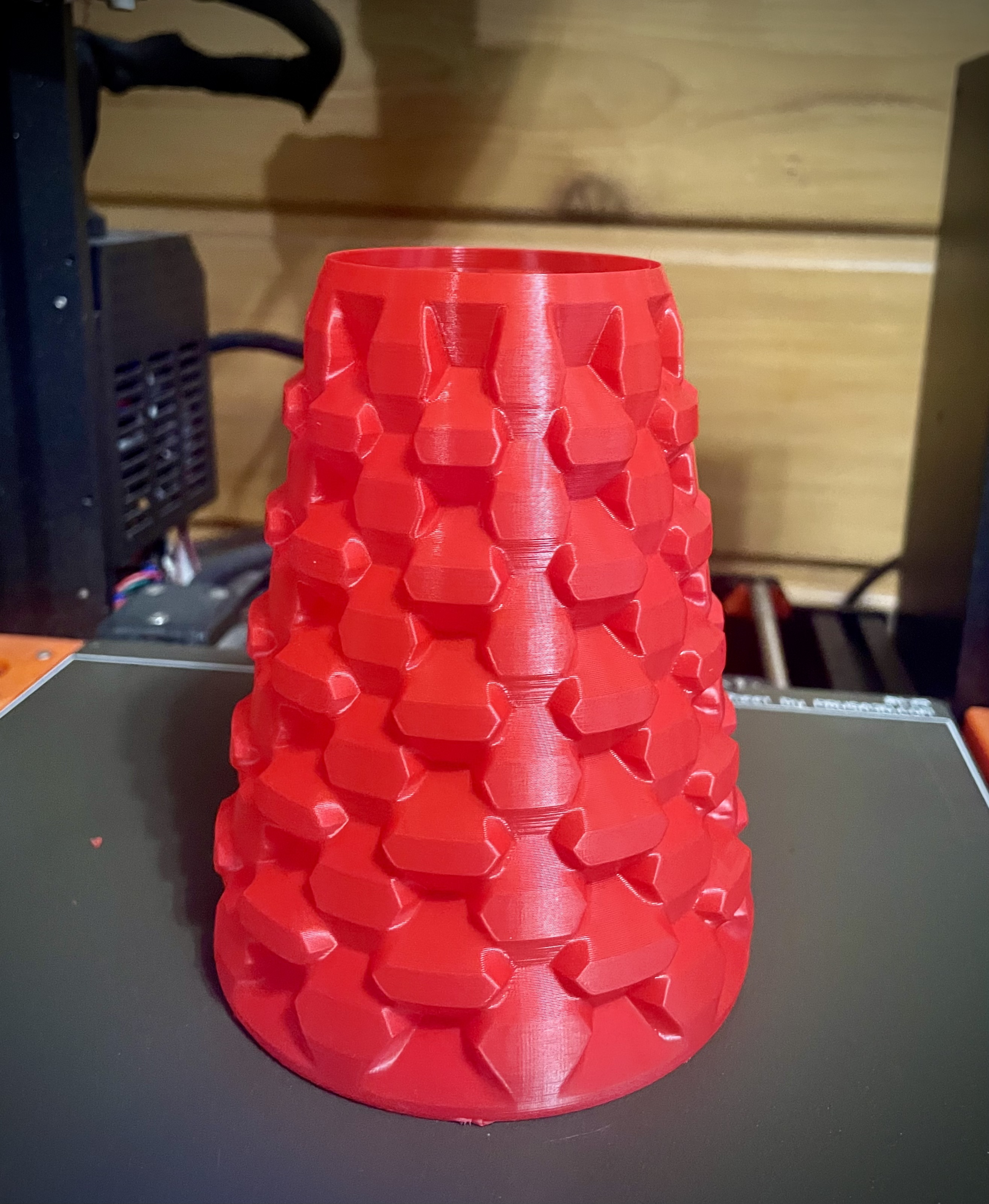 A vase? Maybe a cup? Reminds me of a Dalek by Nat | Download free STL model | Printables.com