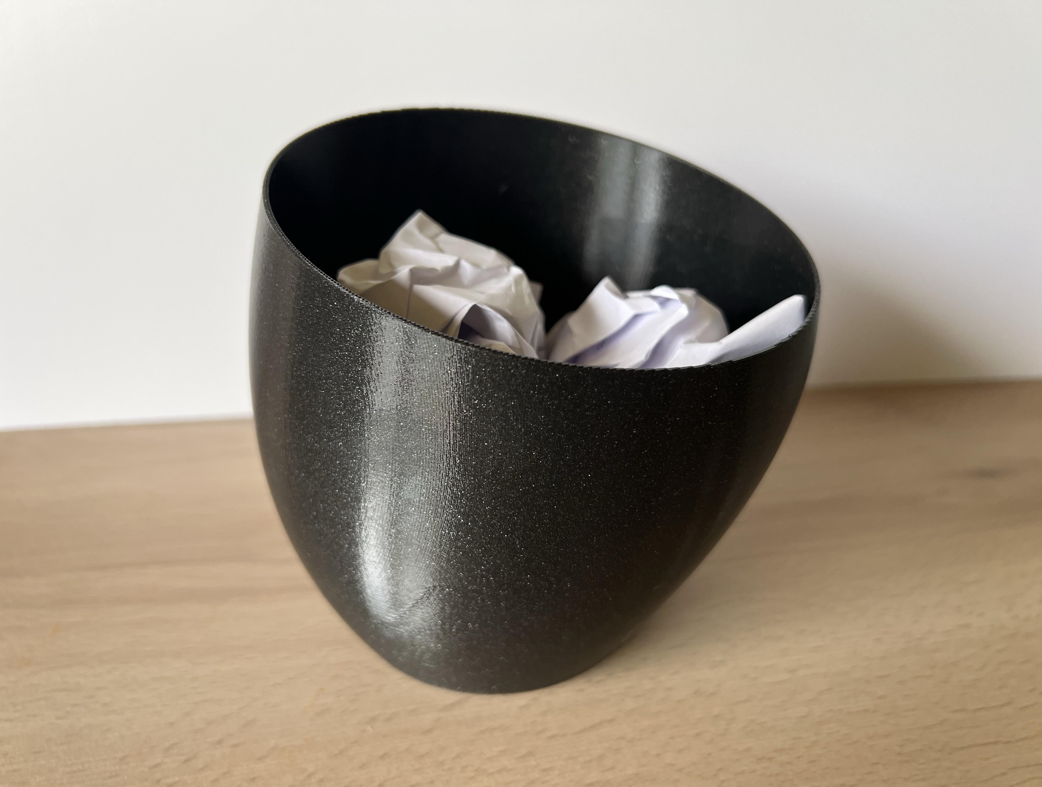 Elegant Desktop Trash Bin