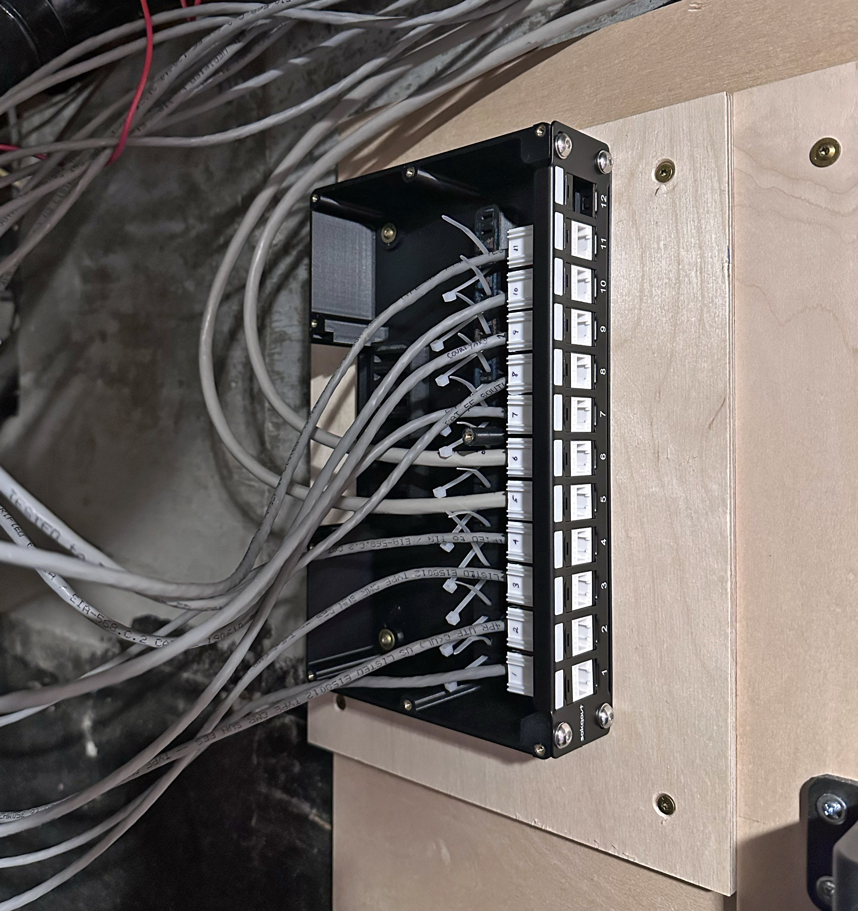 Miniatura 7 do modelo 3D Mini Patch Panel Enclosure