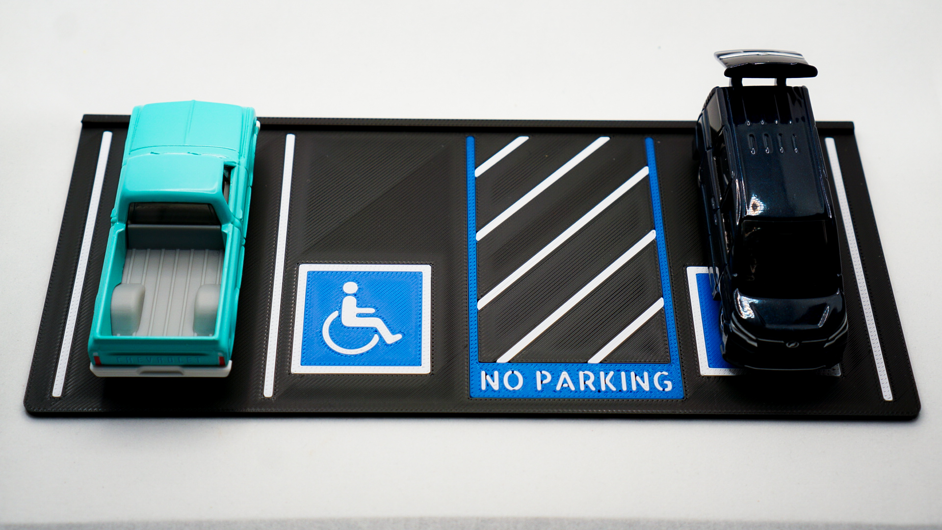 Accessible Parking Lot - 1:64 Scale Diorama — thumbnail 10