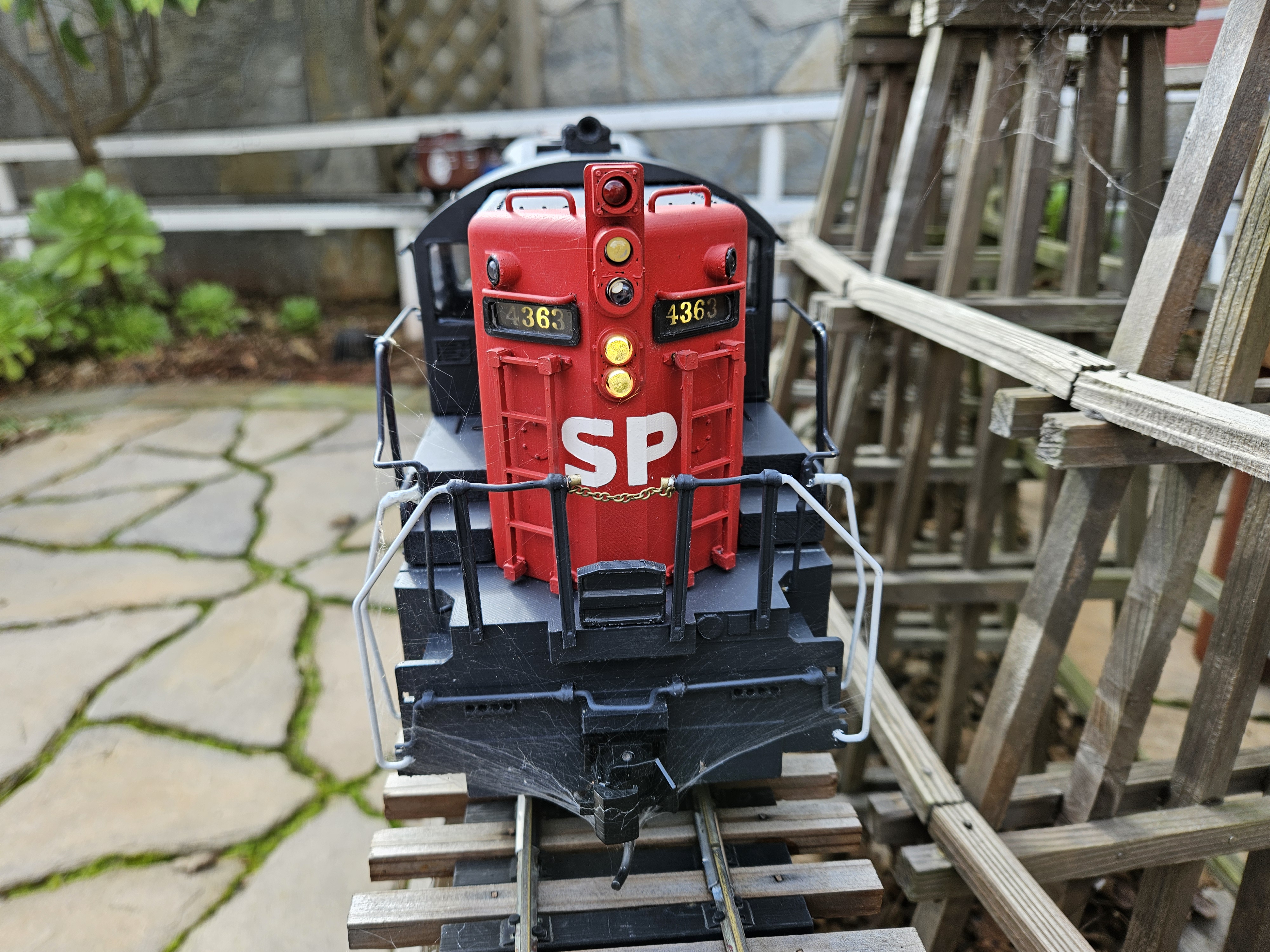 1:29 Scale Southern Pacific EMD SD9 G Scale Locomotive