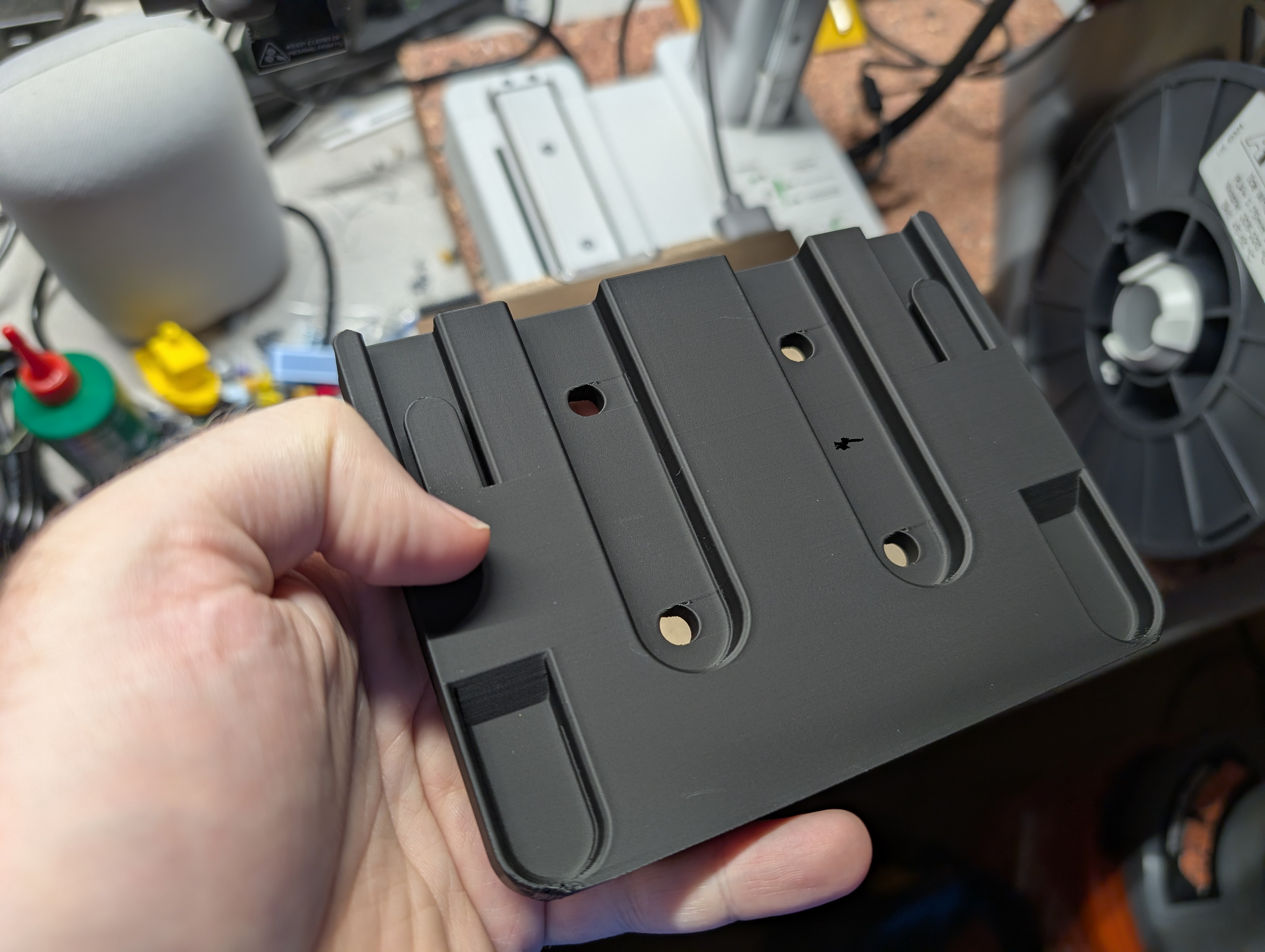 DeWalt 20v DCB115 Charger Multibuild-compatible Holder