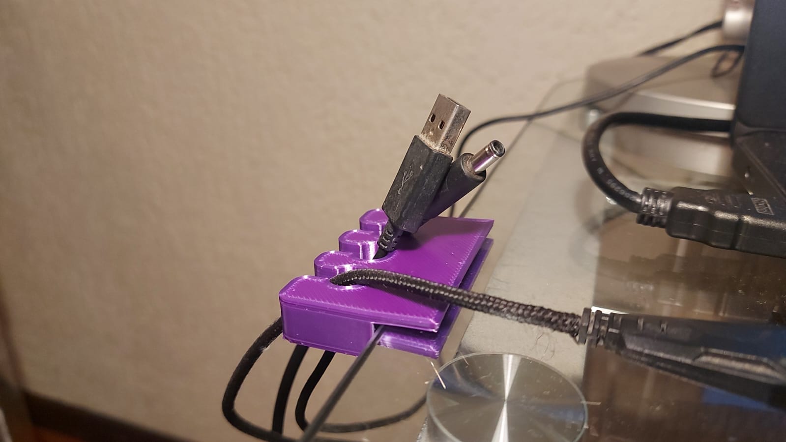 Clamp USB hanger