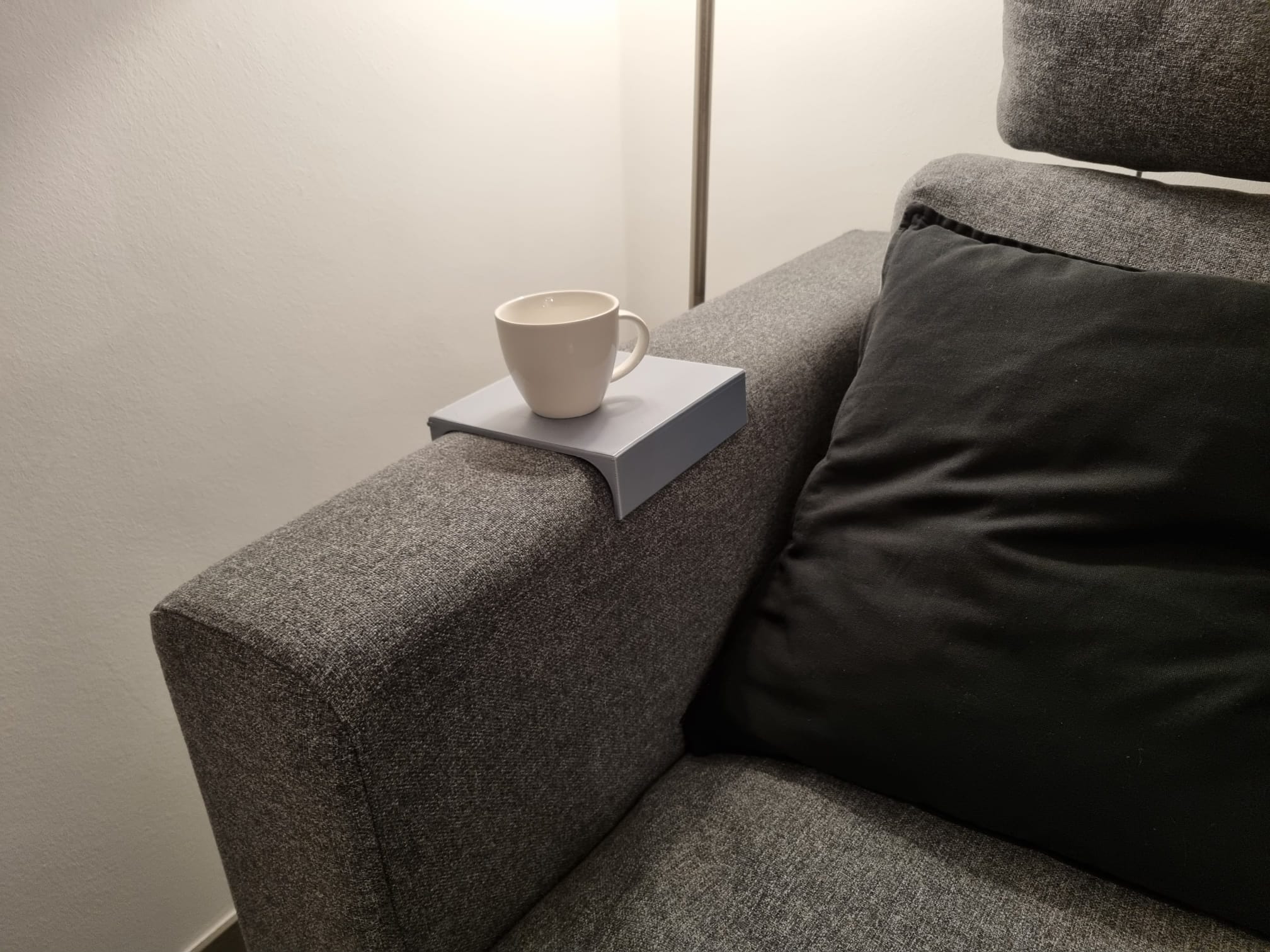 Couch Cup Holder (Parameterizable) — thumbnail 2