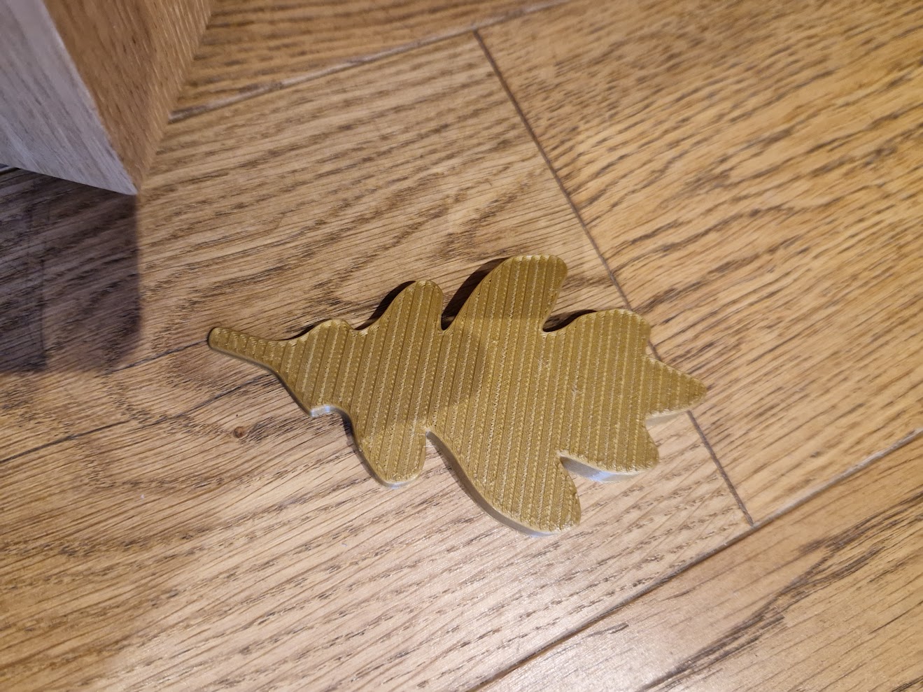 Doorstop autumn oak leaf