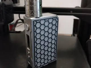 Voopoo Drag battery cover hex pattern by Dilem | Download free STL model