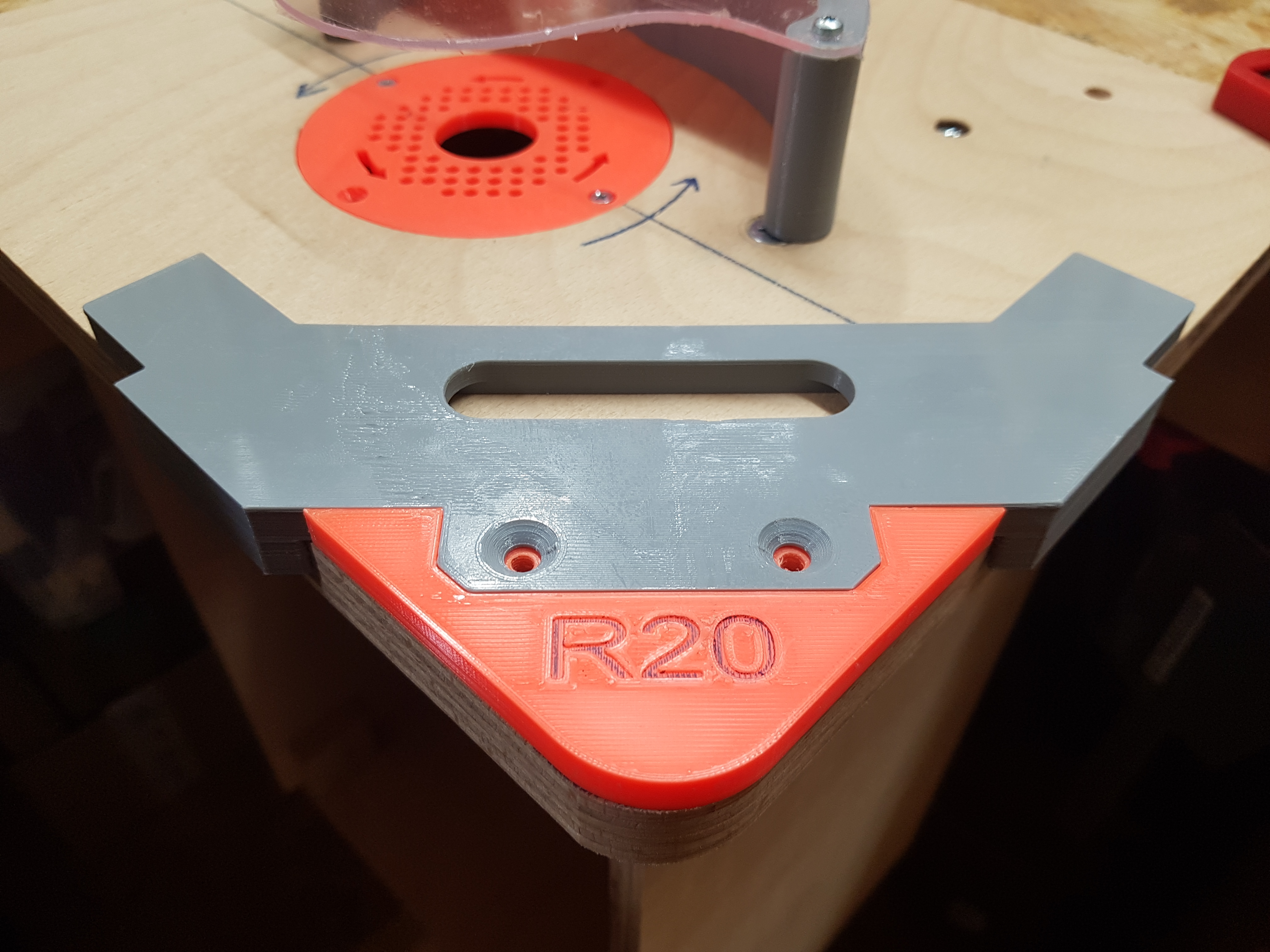 Corner template for router