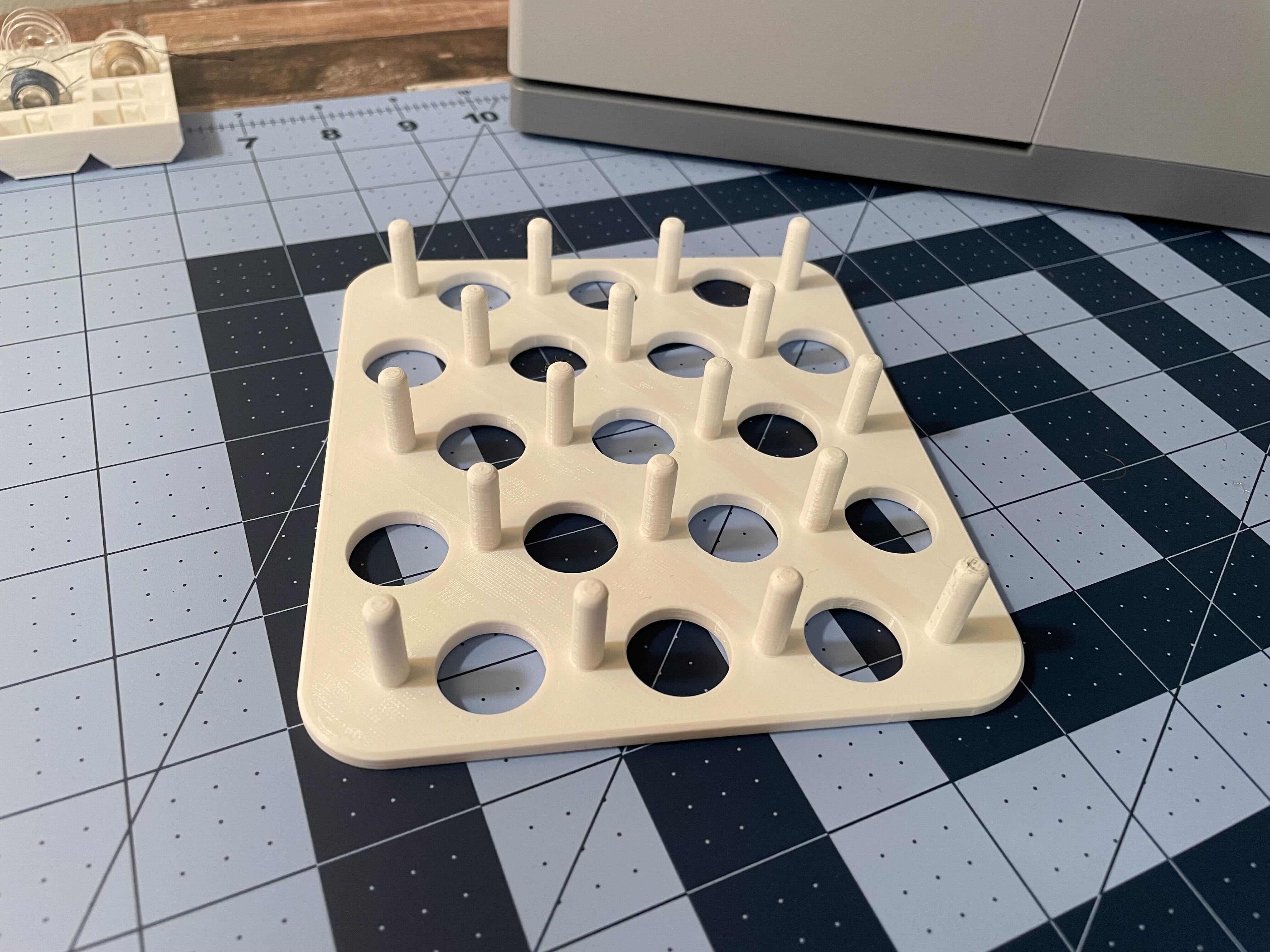 Thread Spool Organizer Tray by Willis Works | Download free STL model ...