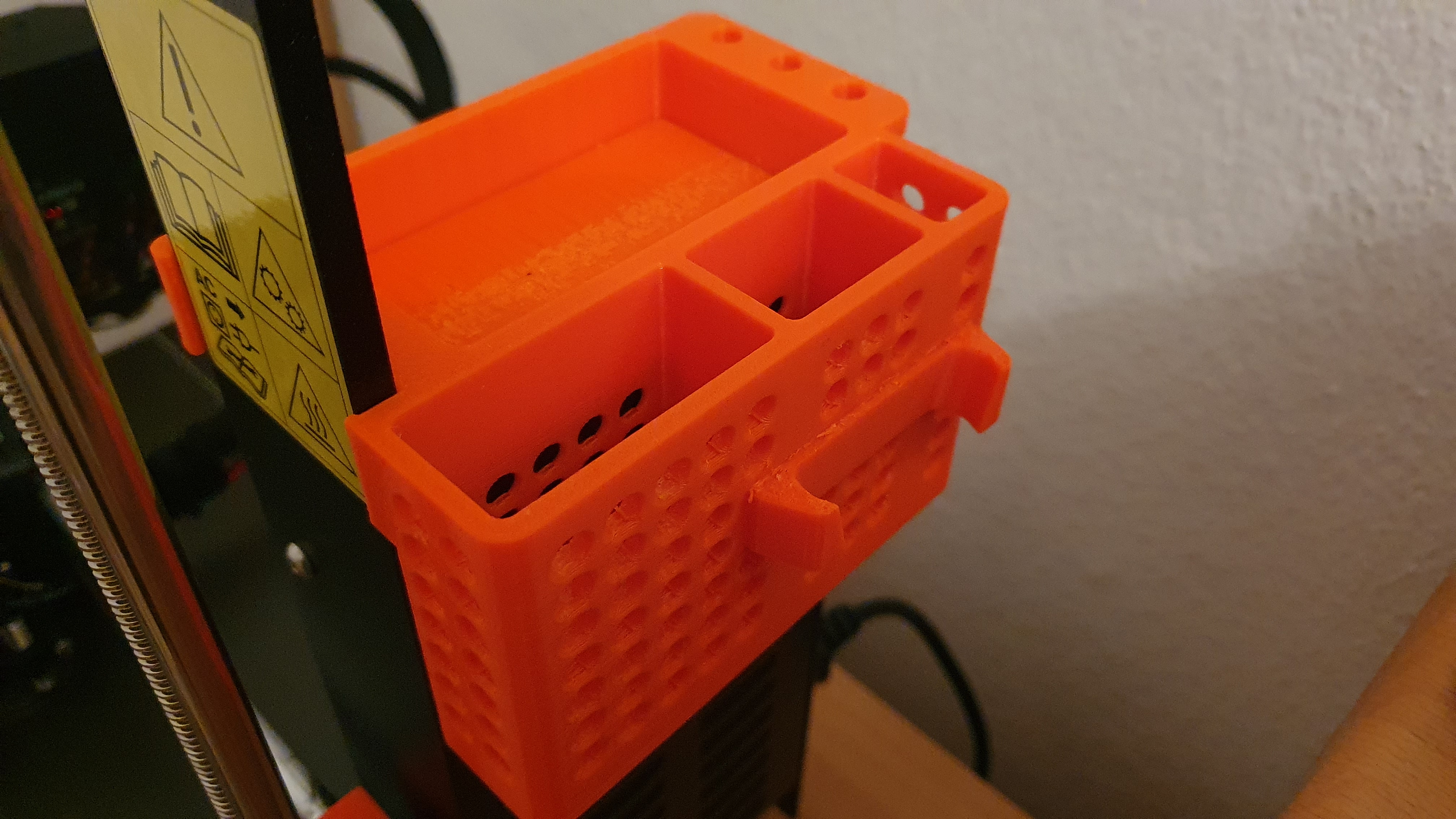 prusa-mk3s -- tool holder incl tray flush cutter and nozzle holder