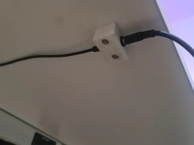 3,5mm jack holder