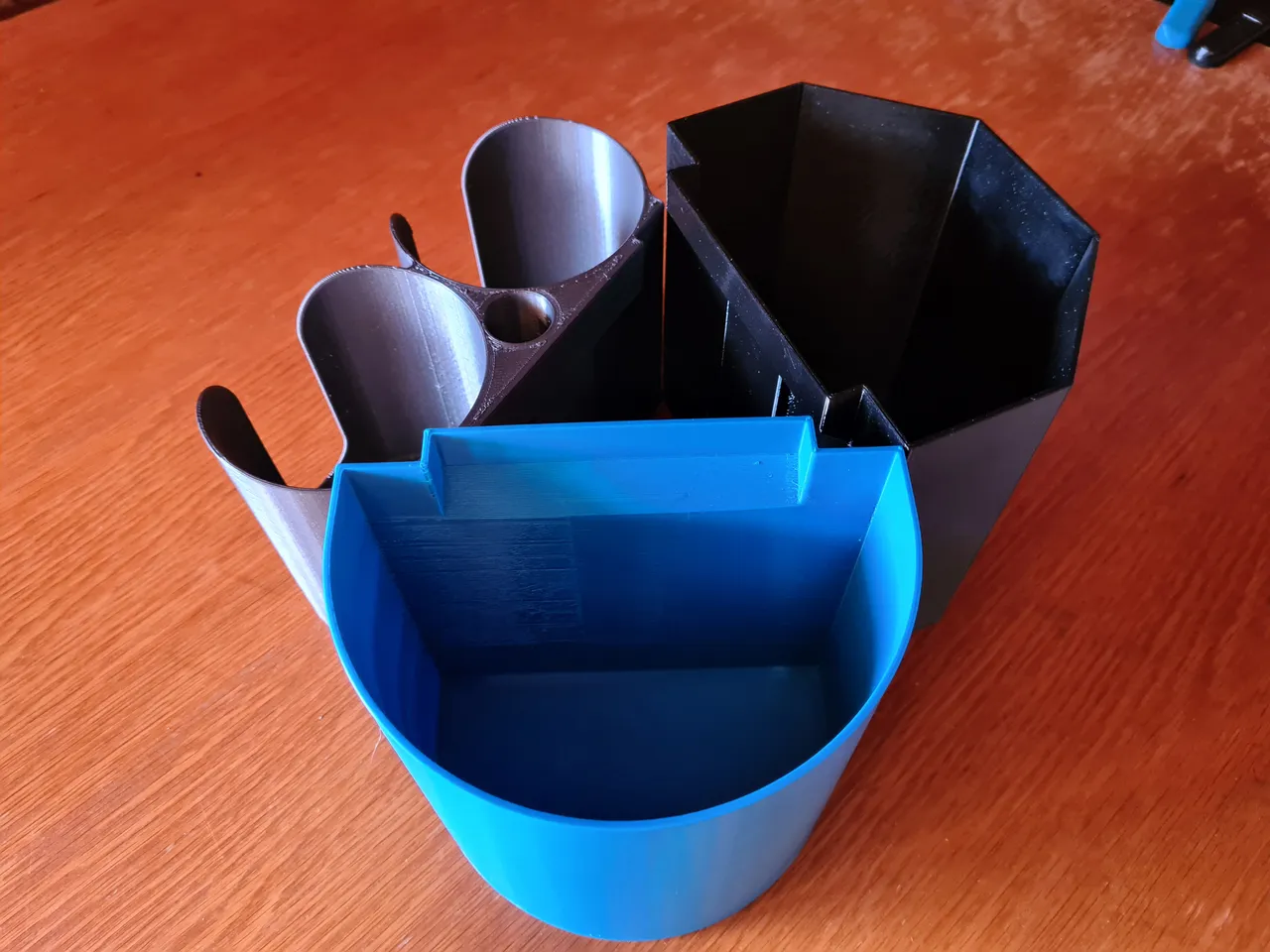 Table Trash Can or Cup and Bottle holder. (Update 2) by Flotschi
