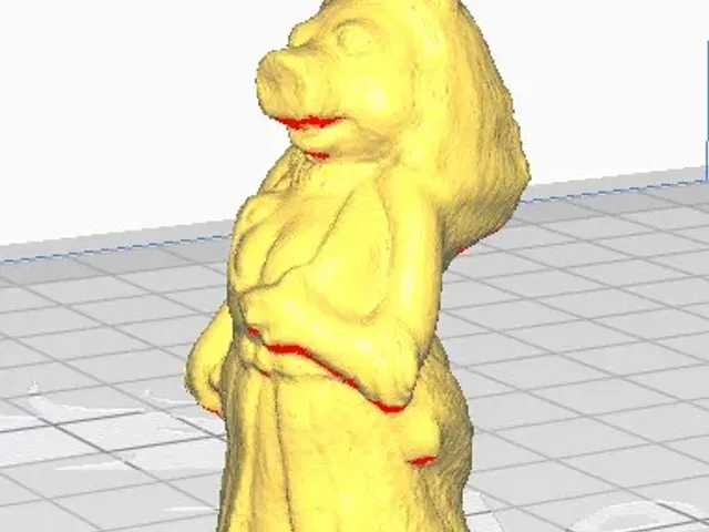 Miss Piggy Statuette