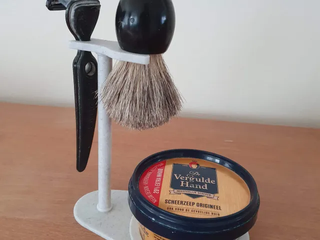 Shaving razor stand