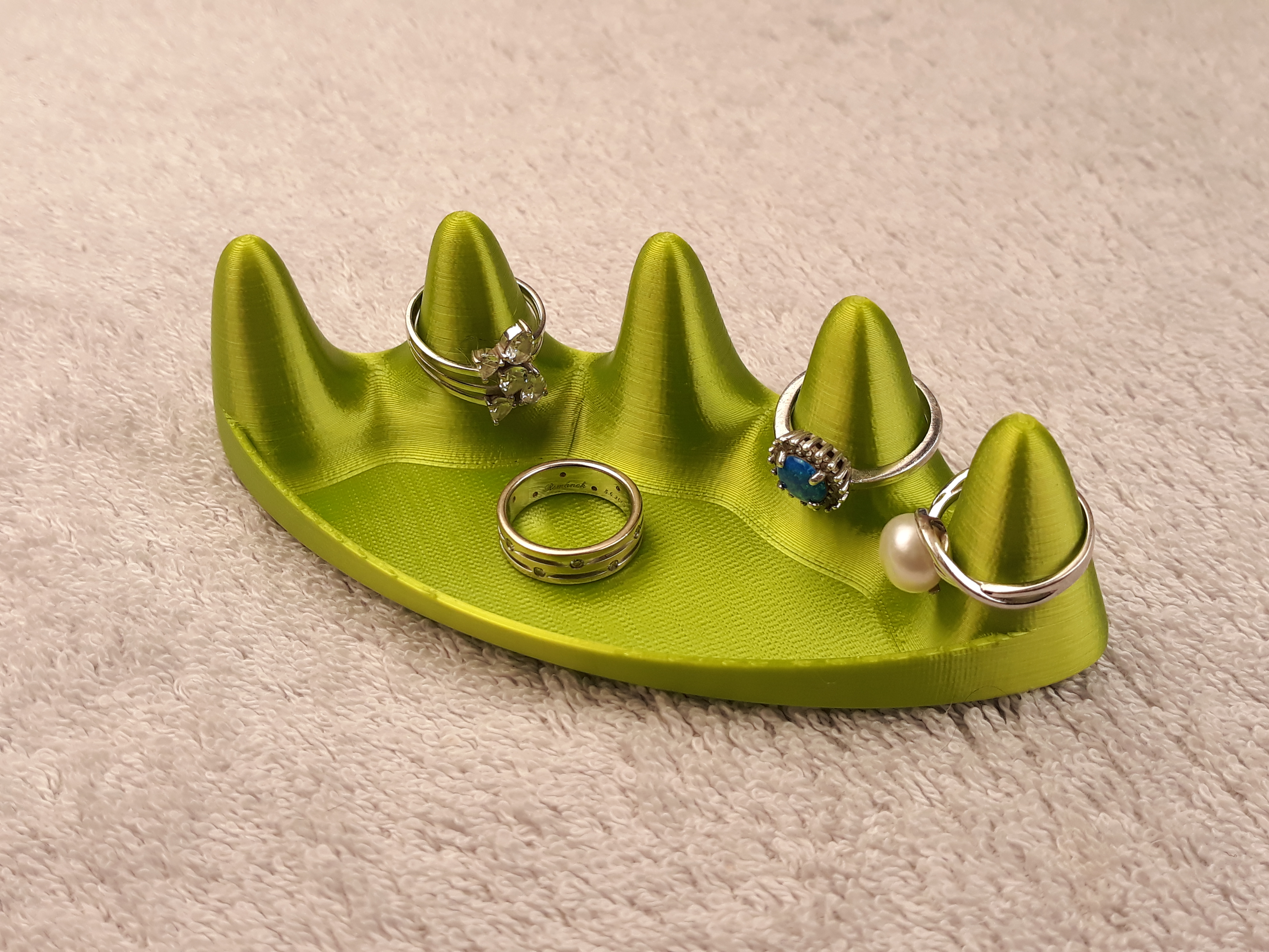 Ring holder and jewelry tray