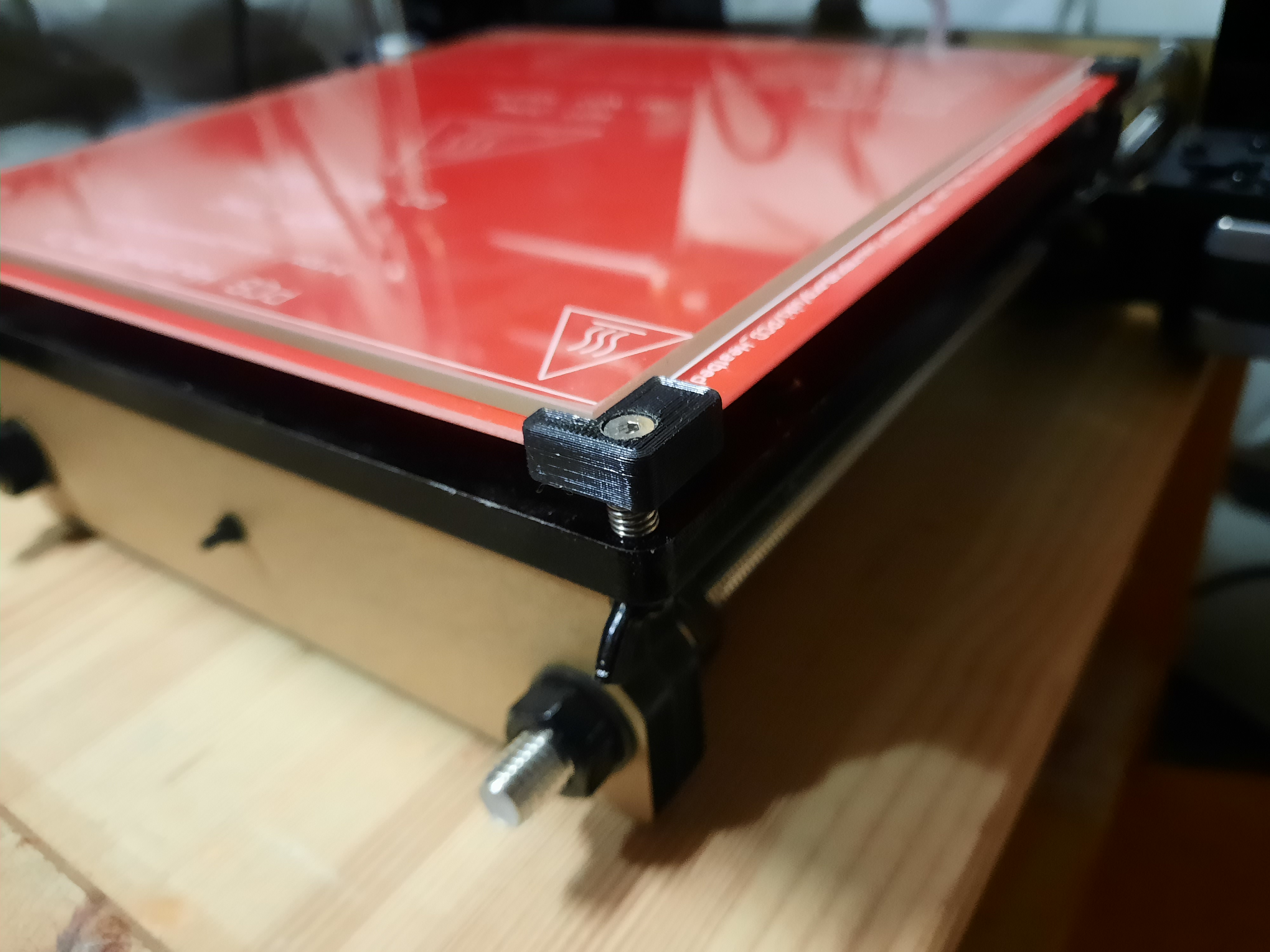Glass bed holder for Geeetech I3 Pro B
