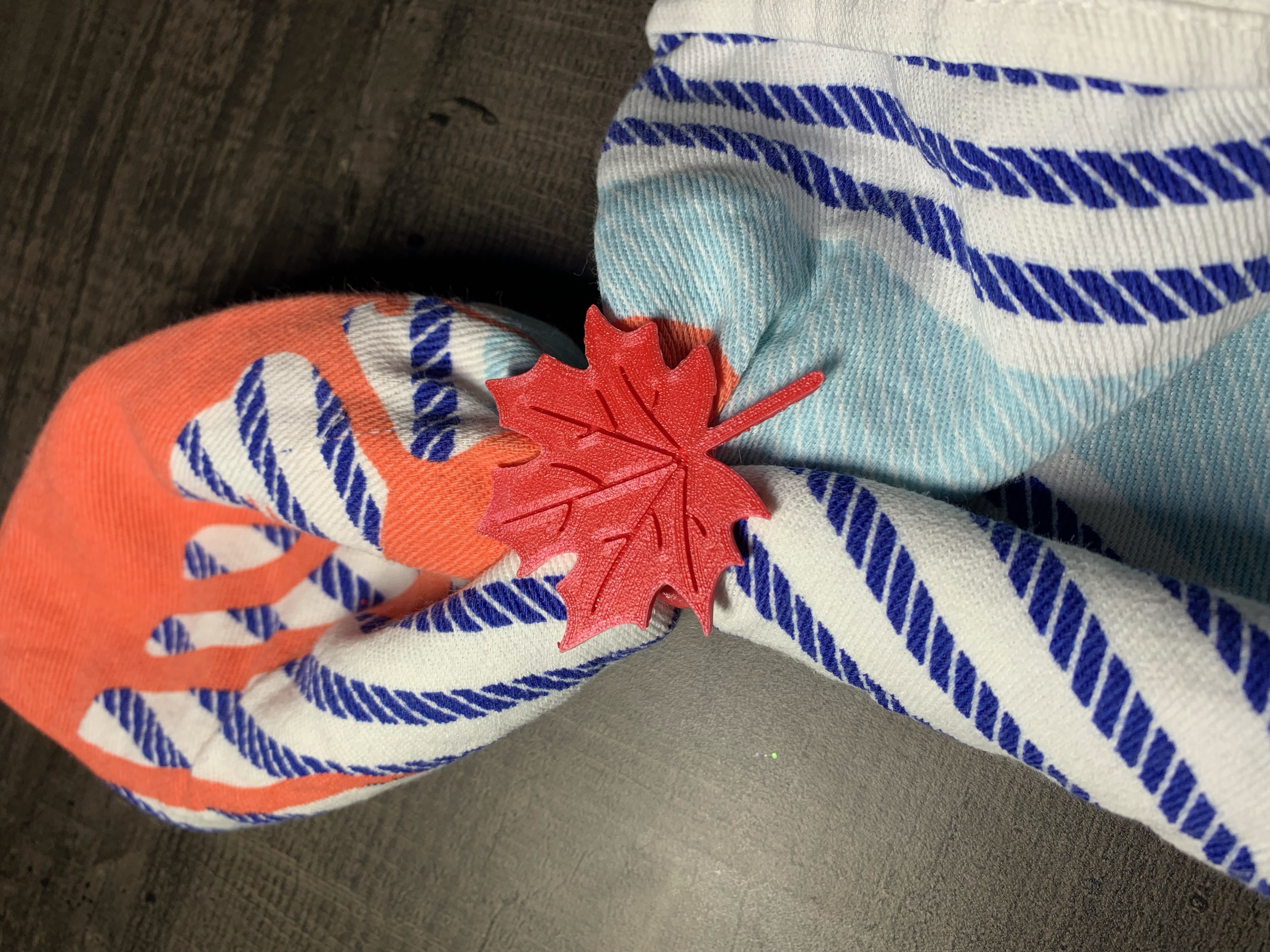 maple leaf napkin ring