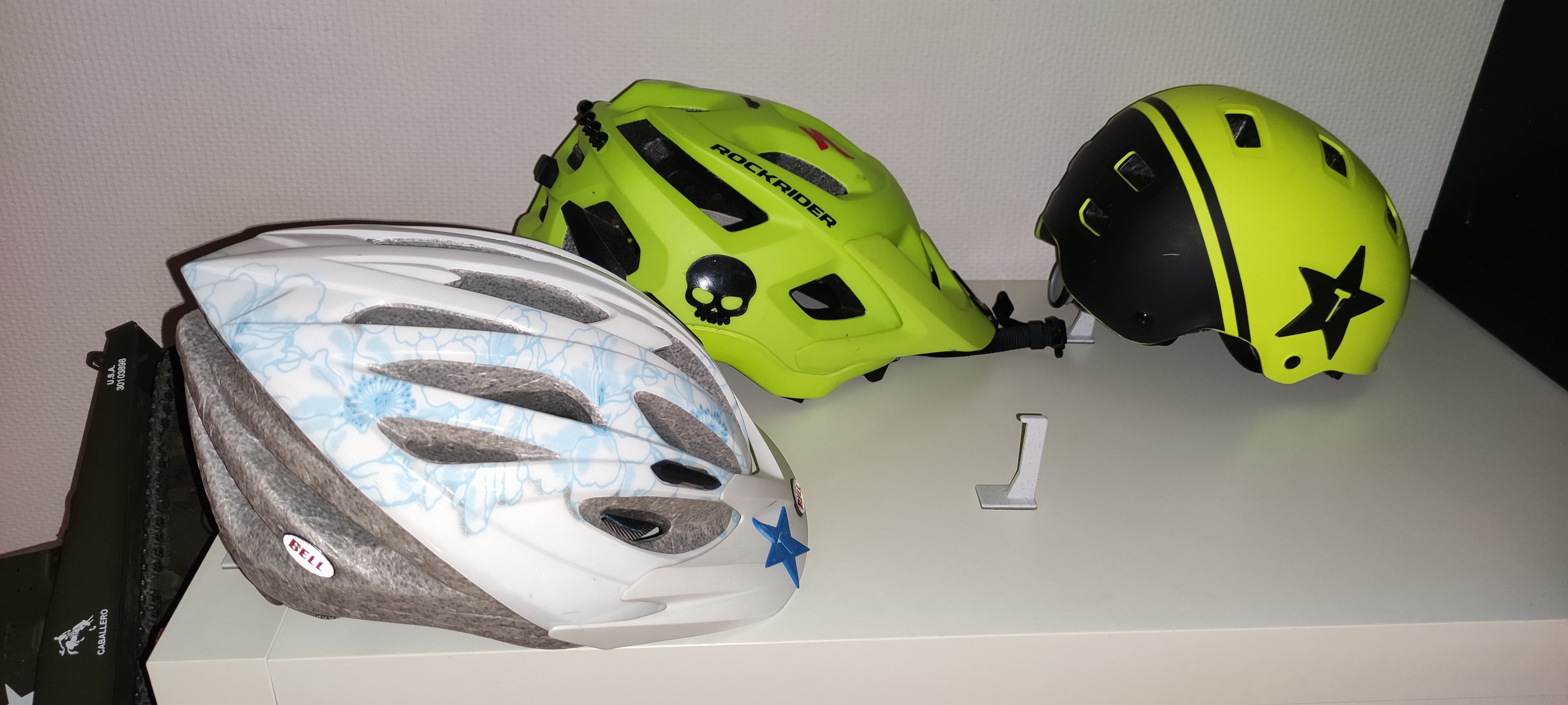 Miniatura 4 do modelo 3D Bicycle helmet wall hook