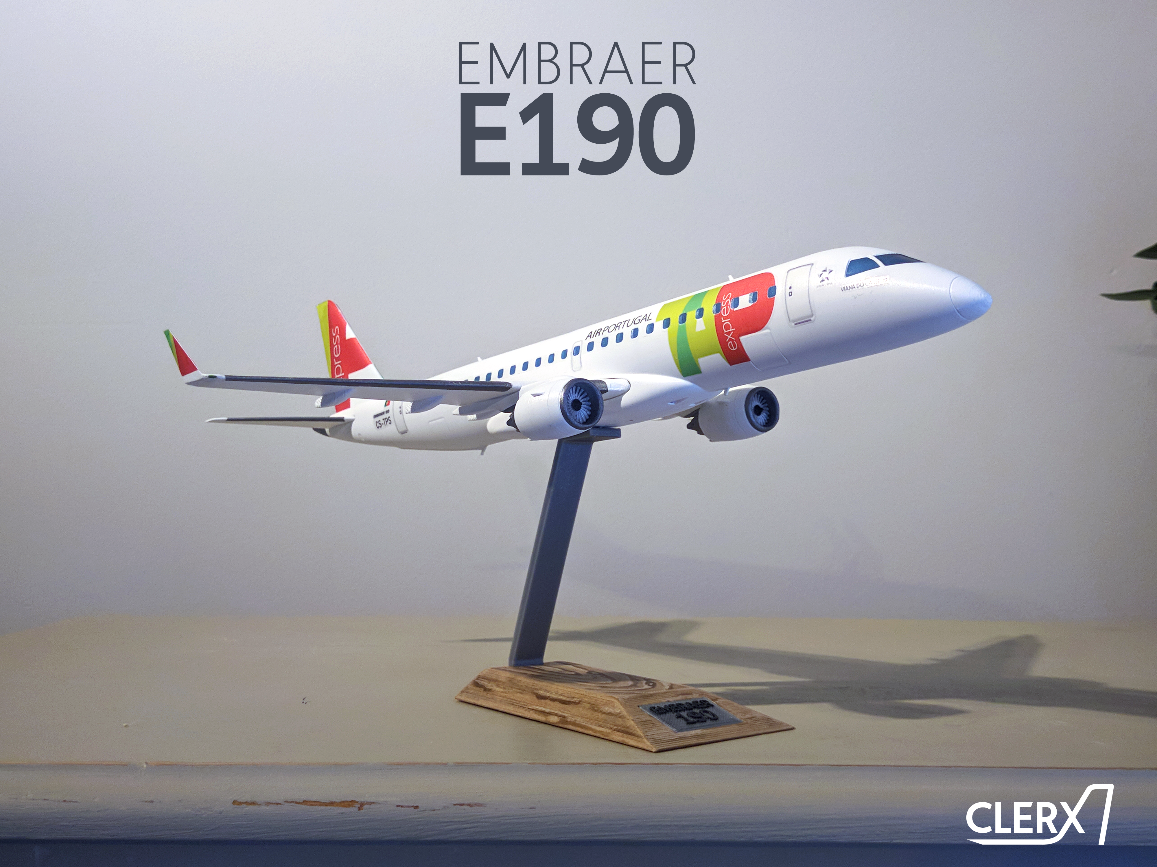 Embraer E190 - 1:100