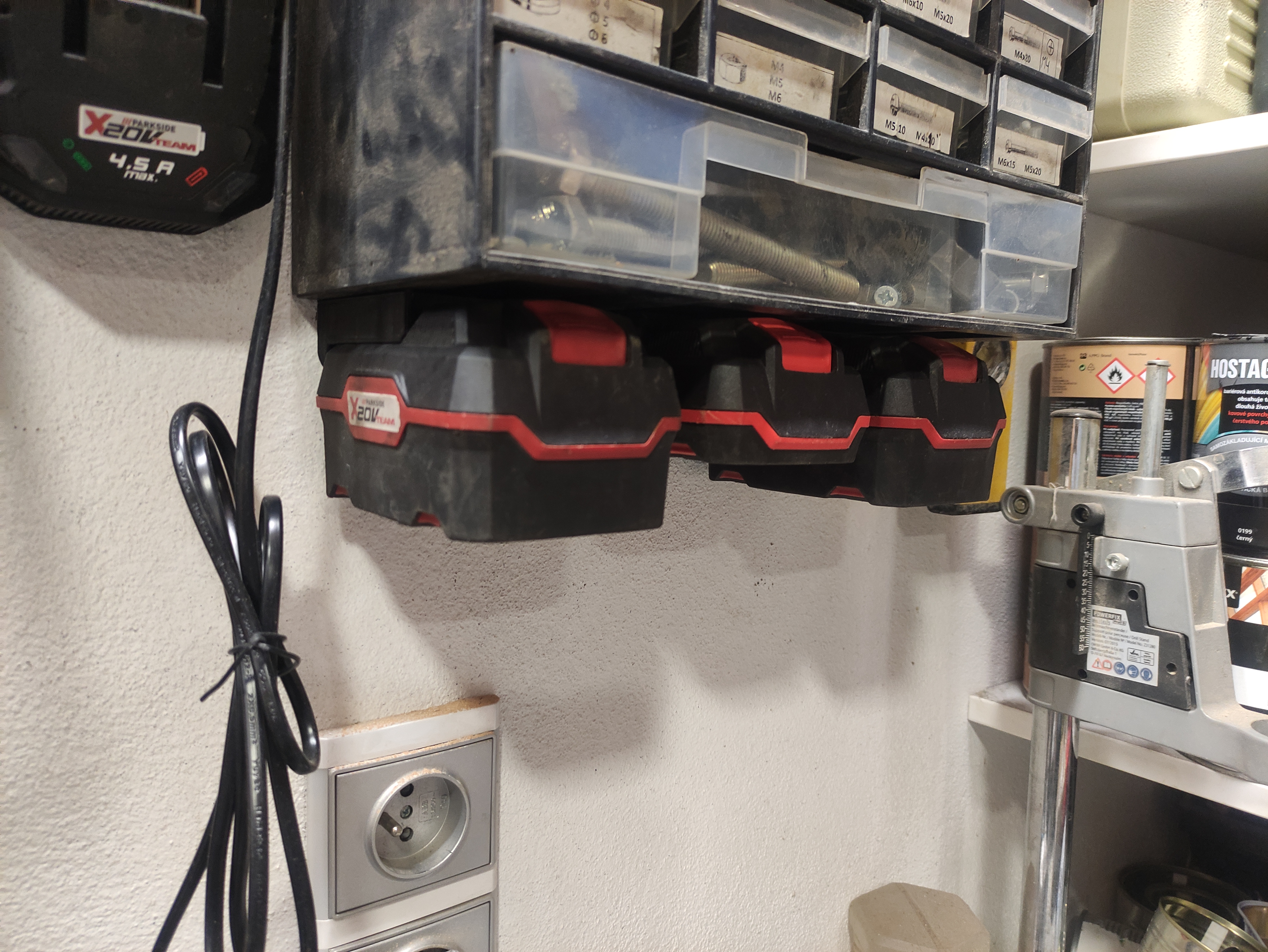 Parkside Wall battery holder B3 - remix  90° on wall
