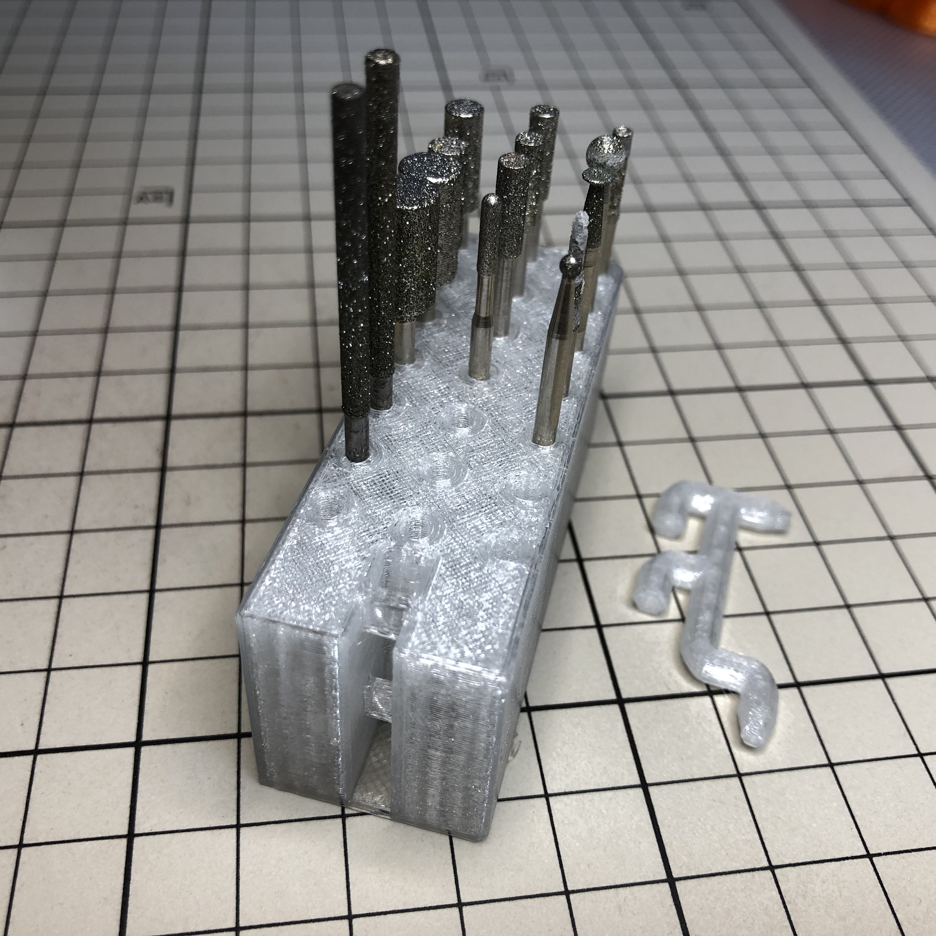 Pegboard Holder for Router Bits by NovemberKou Download free STL model