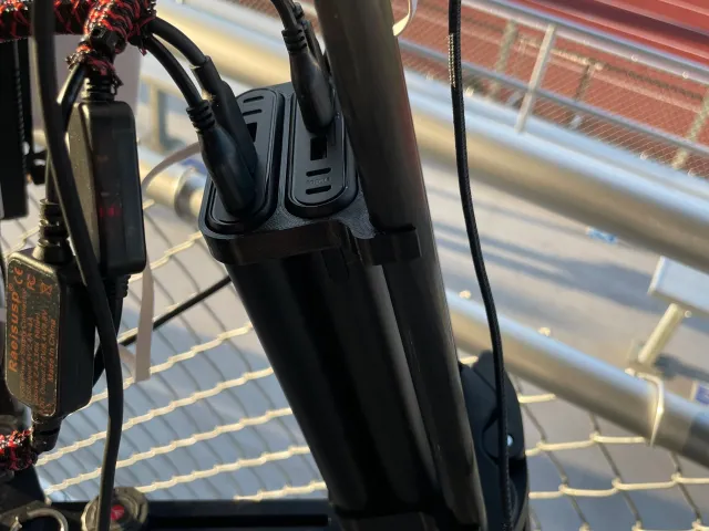 Manfrotto Video Tripod Clip for Anker PowerCore 26800