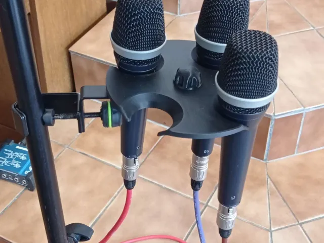4 microphones circular holder