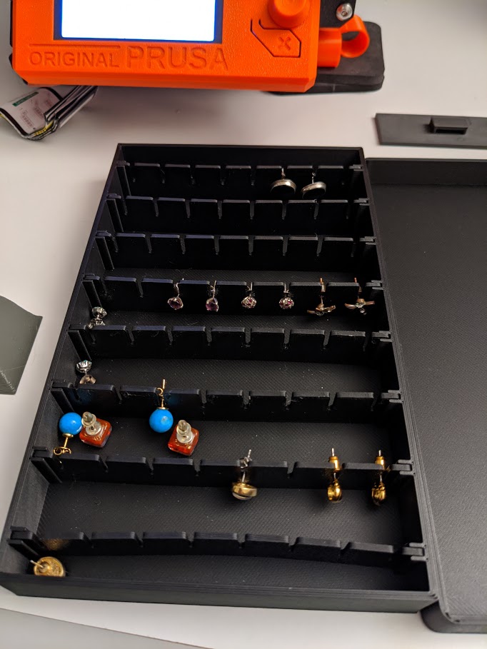Miniatura 3 do modelo 3D Earring display and box
